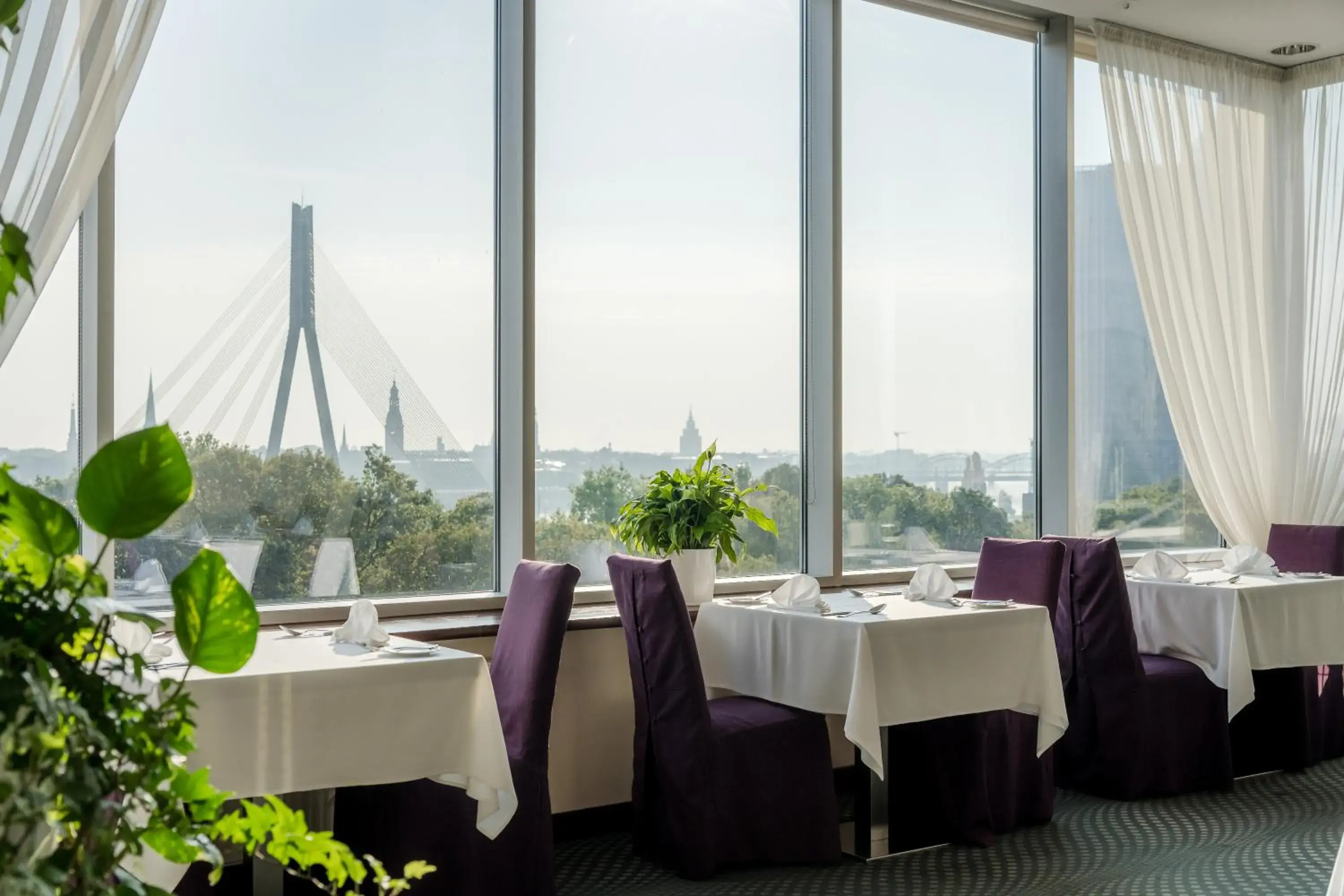 Restaurant/places to eat in Riga Islande Hotel with FREE Parking Restaurant/places to eat in Riga Islande Hotel with FREE Parking