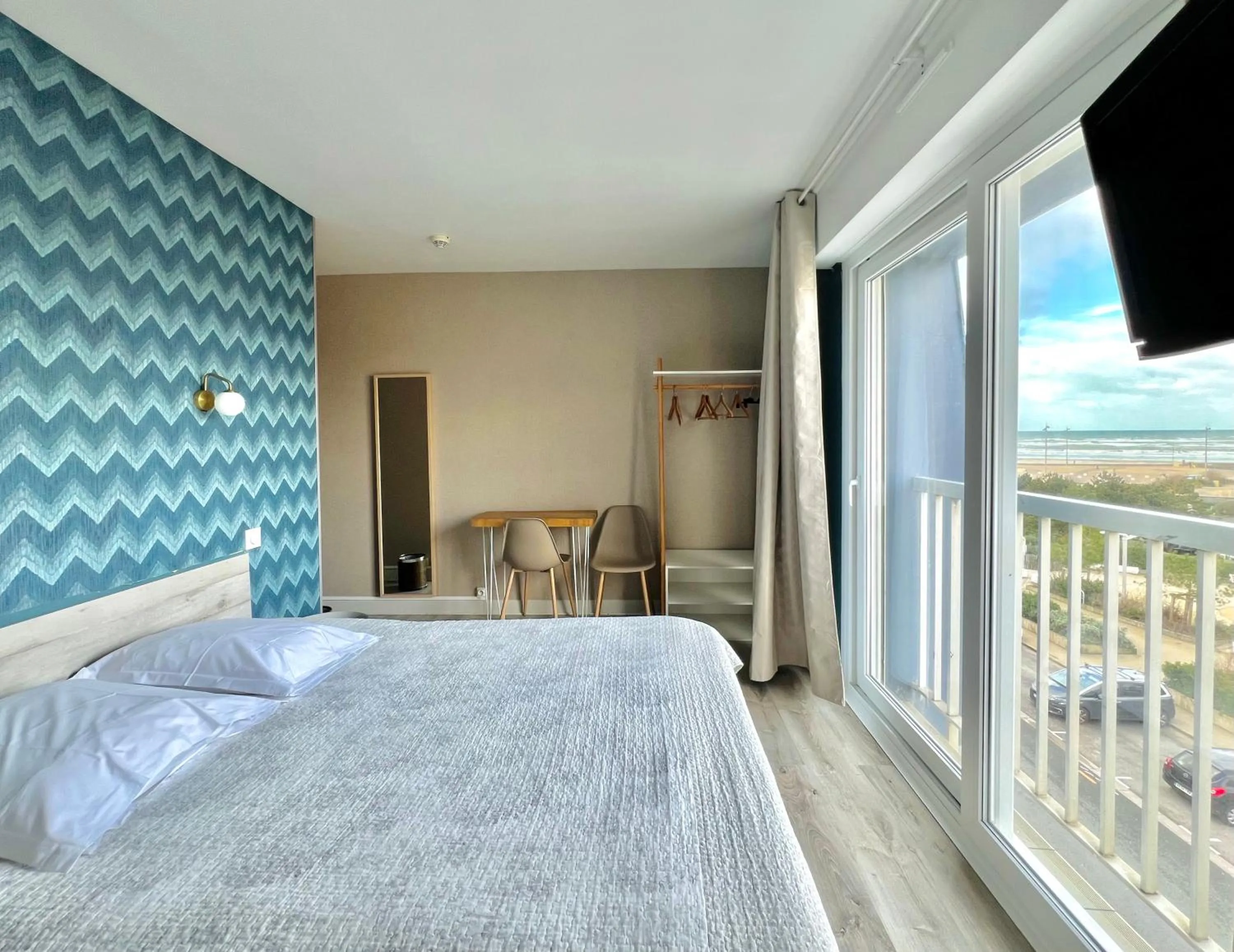 Photo of the whole room, Bed in Hôtel Le Littoral - Berck sur Mer