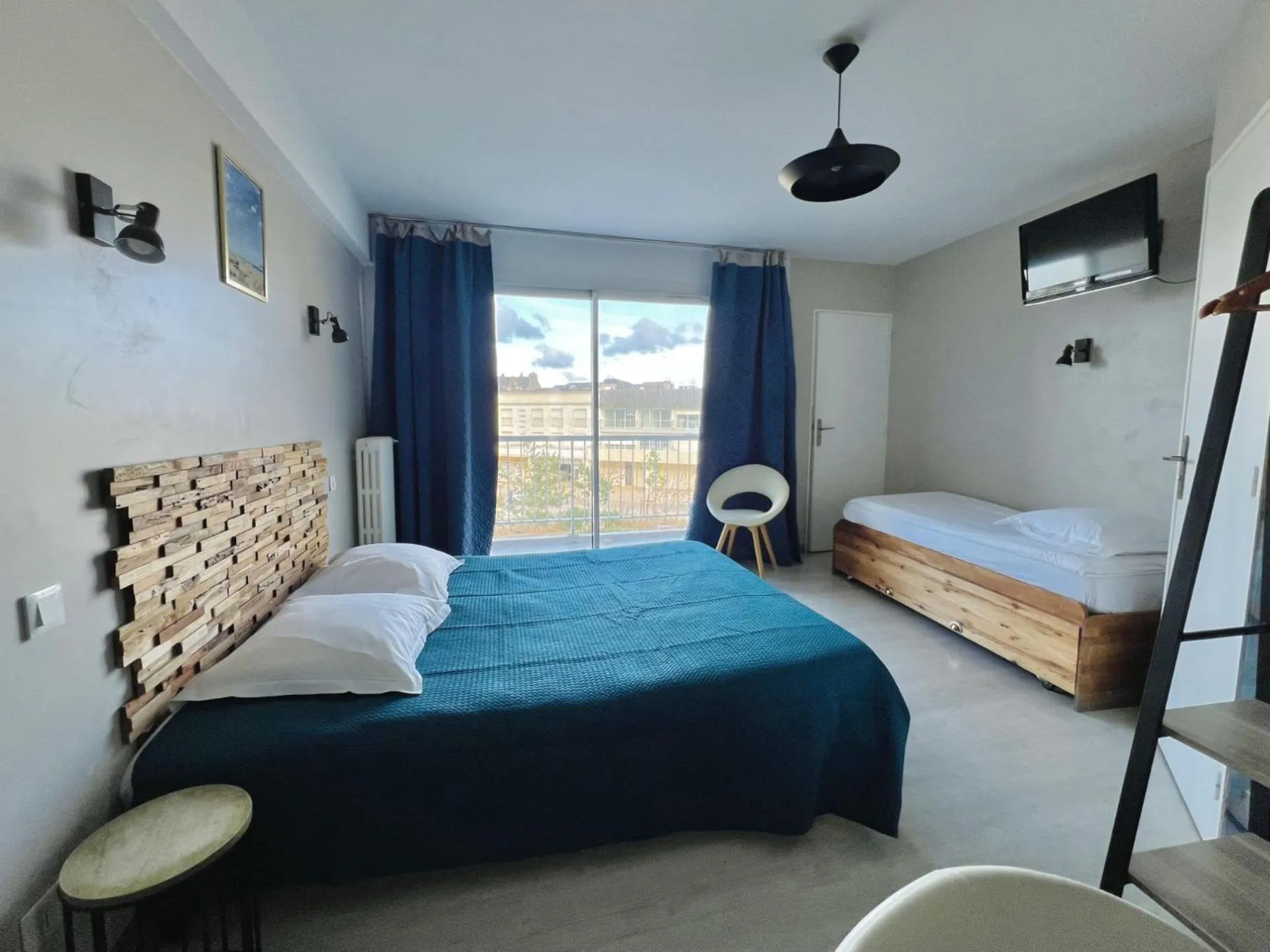 Photo of the whole room, Bed in Hôtel Le Littoral - Berck sur Mer