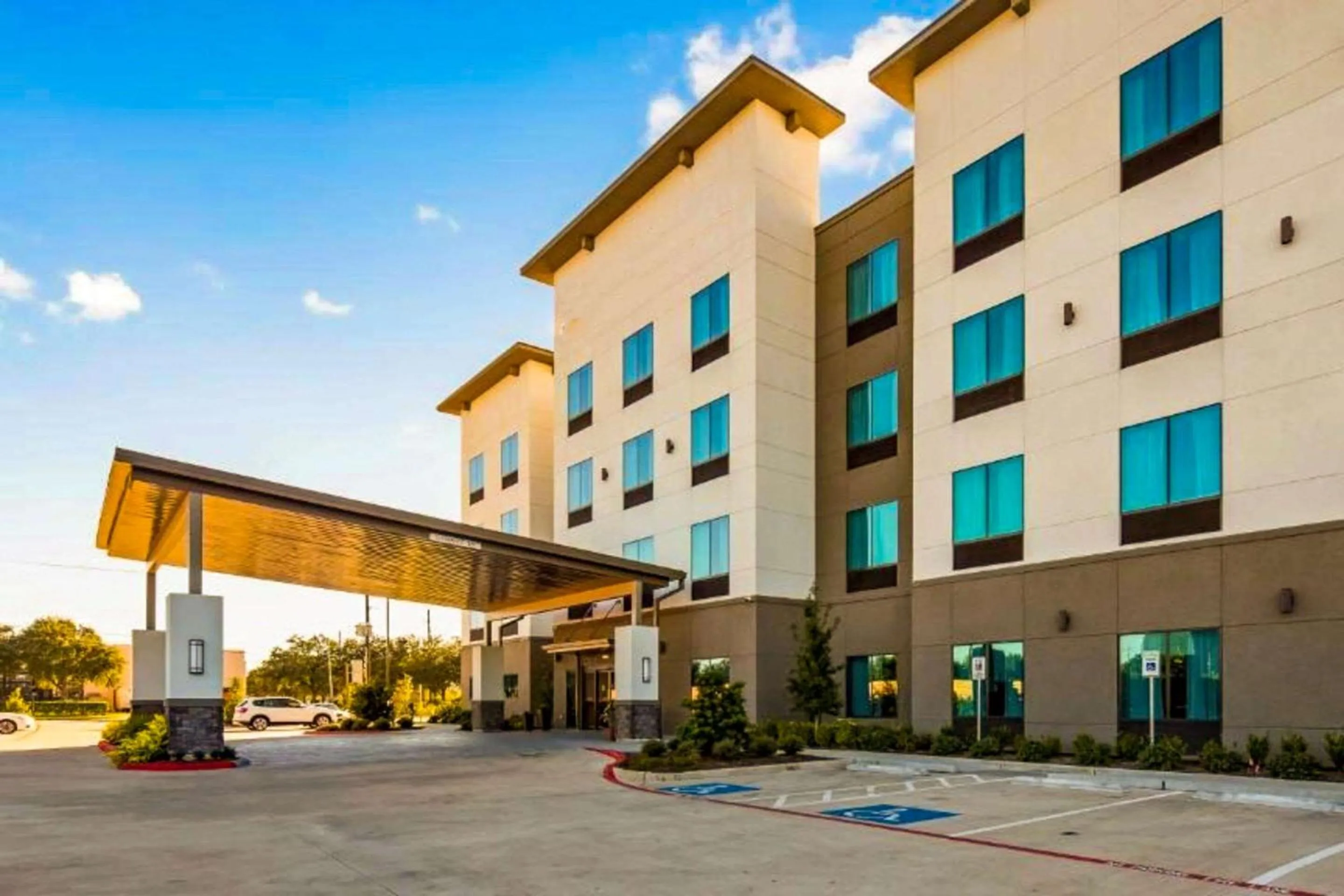 Property building in Comfort Inn & Suites Houston I-45 North - IAH