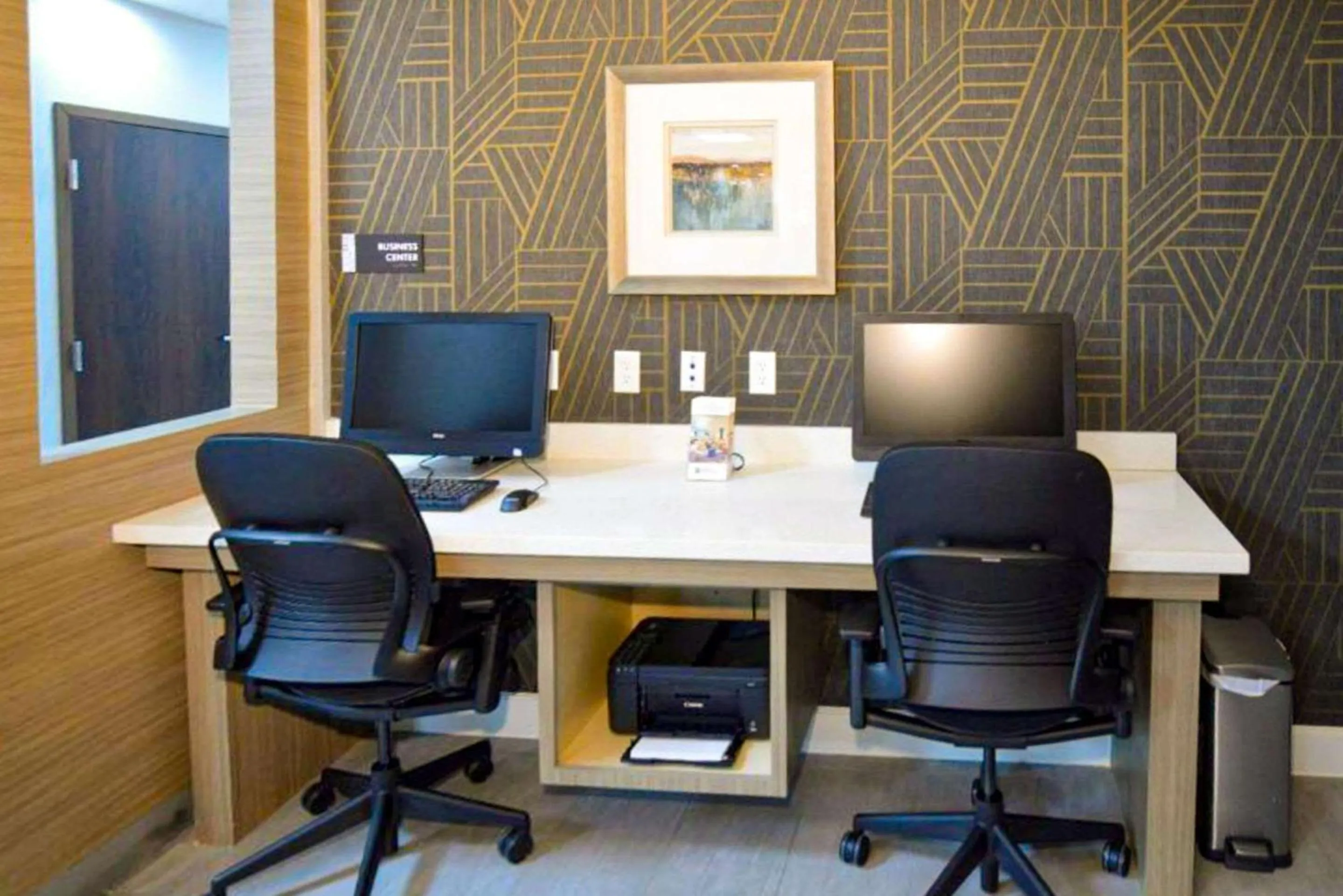 Business facilities in Comfort Inn & Suites Houston I-45 North - IAH