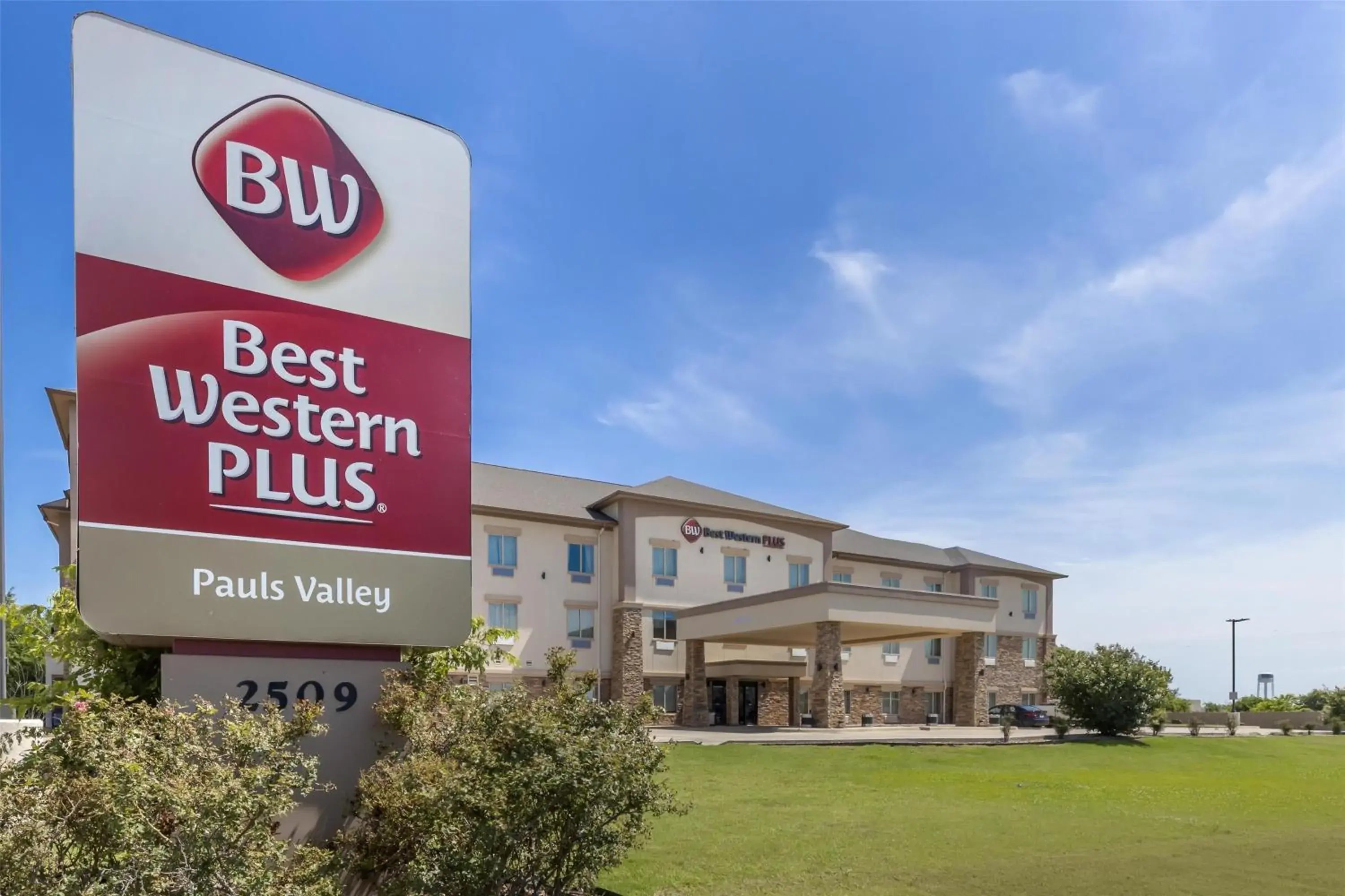 Property building in Best Western Plus Pauls Valley Property building in Best Western Plus Pauls Valley