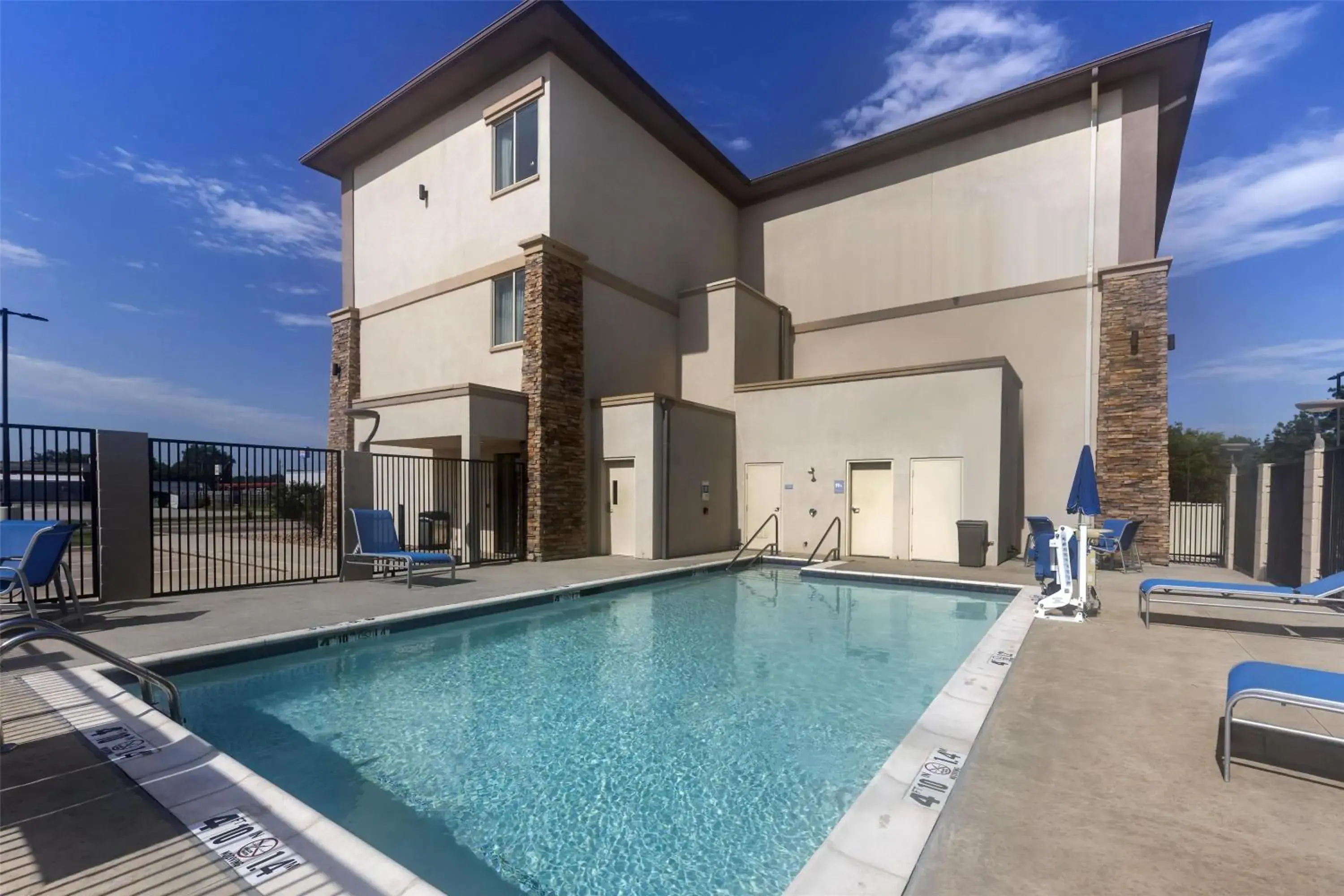 Pool view in Best Western Plus Pauls Valley Pool view in Best Western Plus Pauls Valley