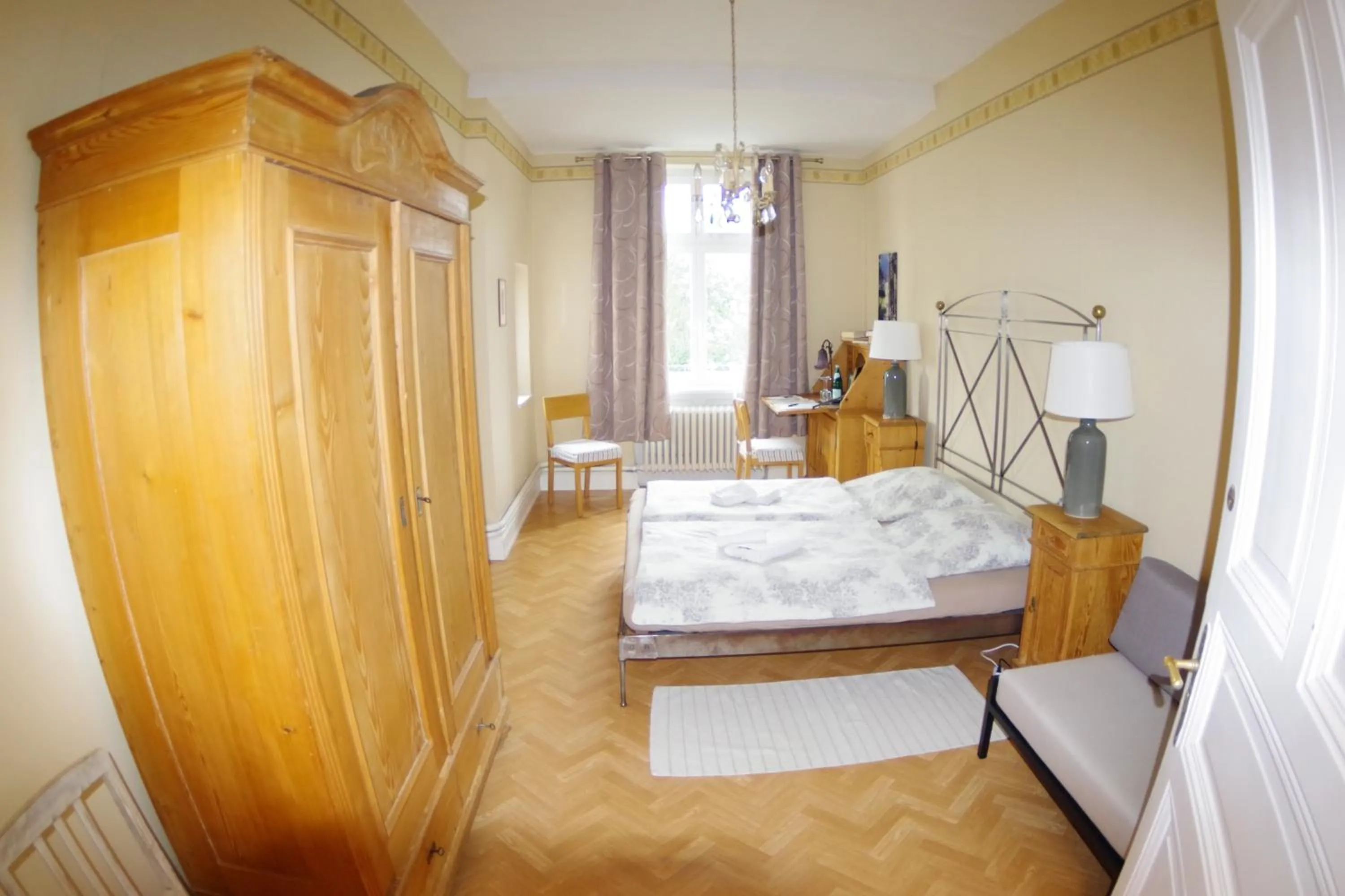 Photo of the whole room, Bed in Wohnen im Burghotel
