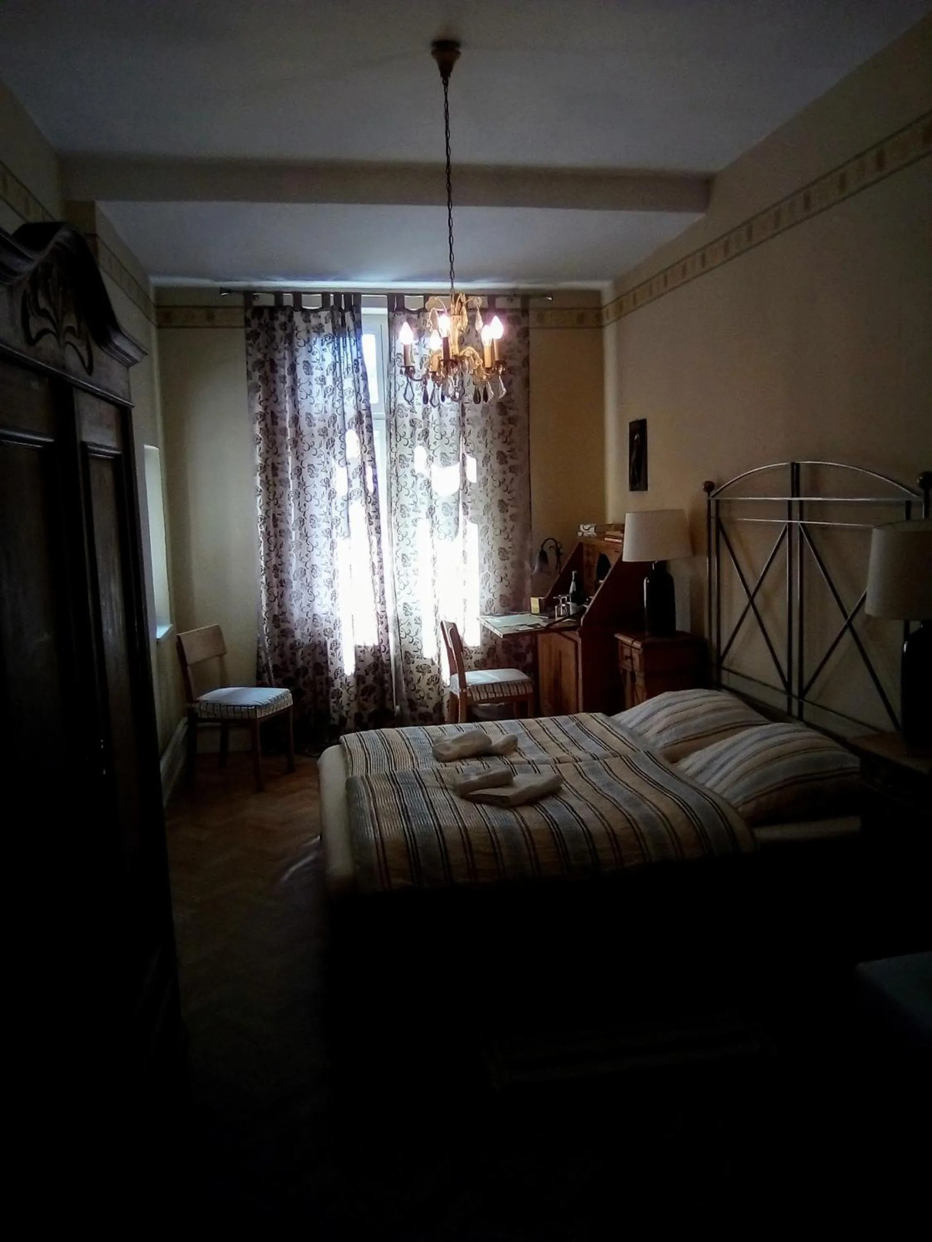 Bedroom, Bed in Wohnen im Burghotel