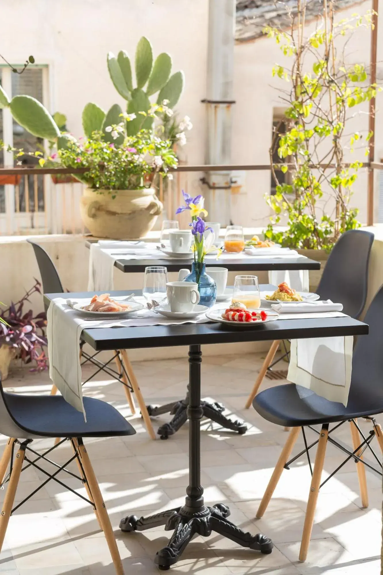 Breakfast in San Carlo Suites Breakfast in San Carlo Suites