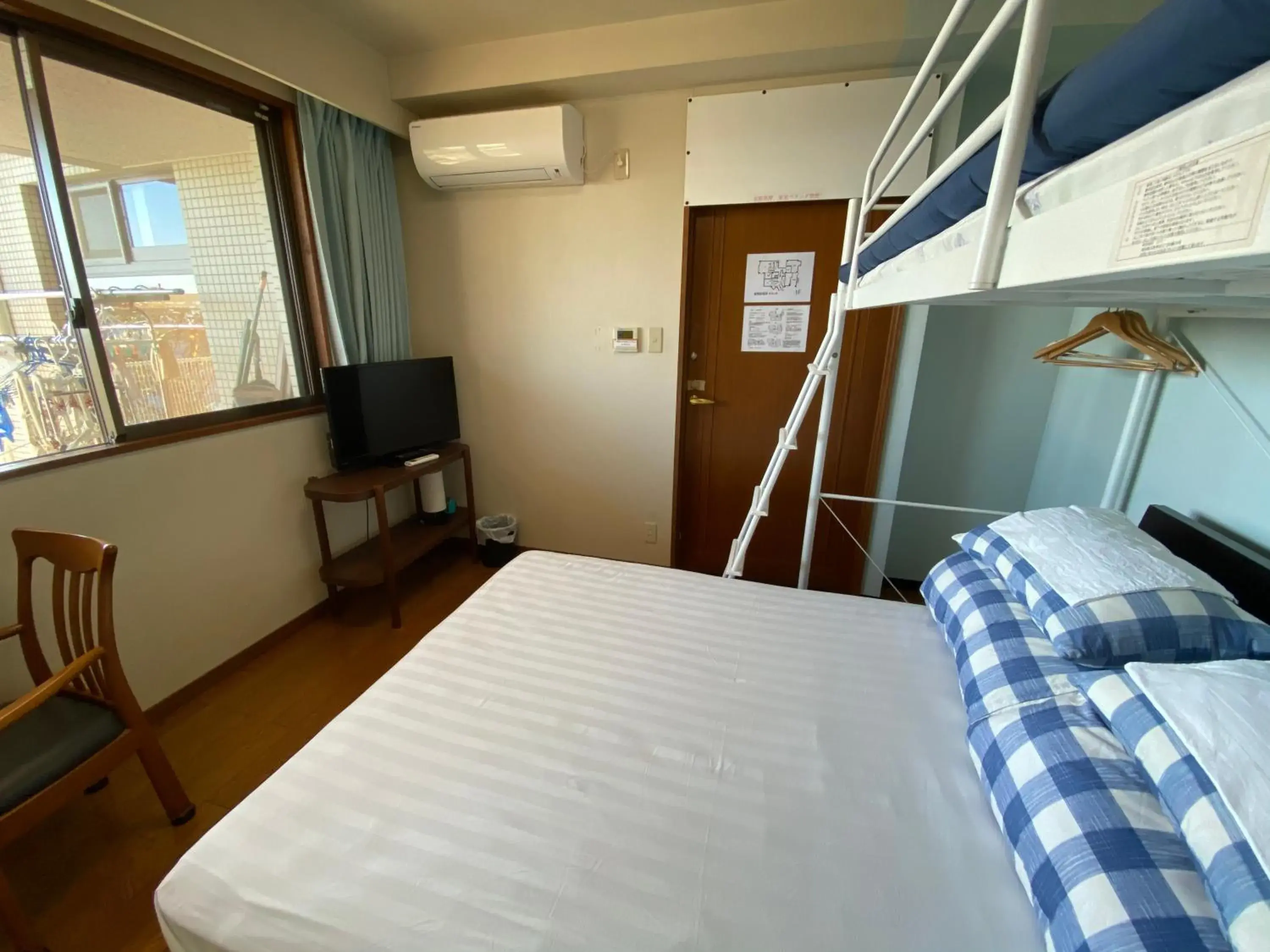 Photo of the whole room, Bed in Atami Onsen Guest House Megumi 5 minutes walk from Atami Station Photo of the whole room, Bed in Atami Onsen Guest House Megumi 5 minutes walk from Atami Station