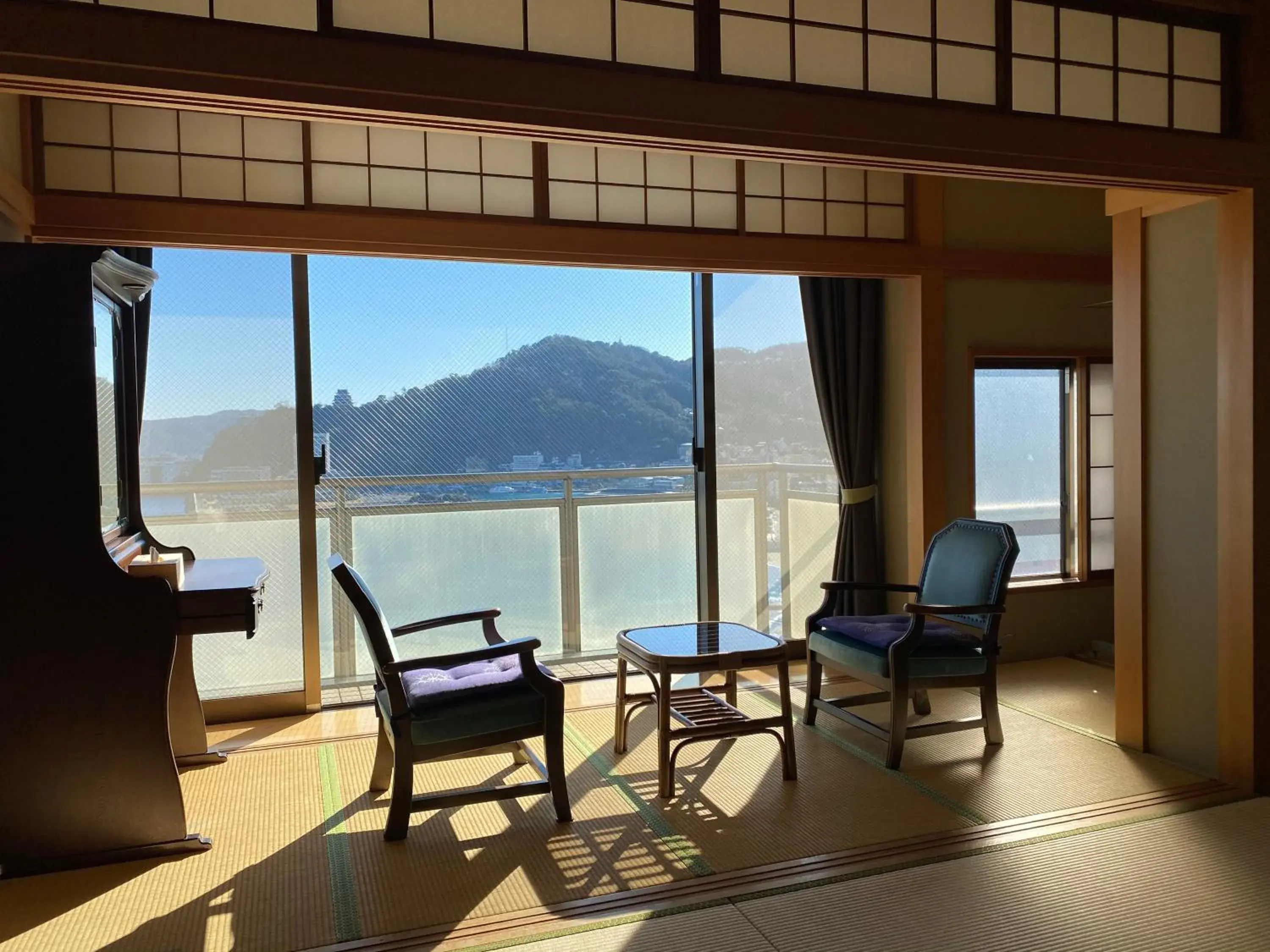Sea view in Atami Onsen Guest House Megumi 5 minutes walk from Atami Station Sea view in Atami Onsen Guest House Megumi 5 minutes walk from Atami Station
