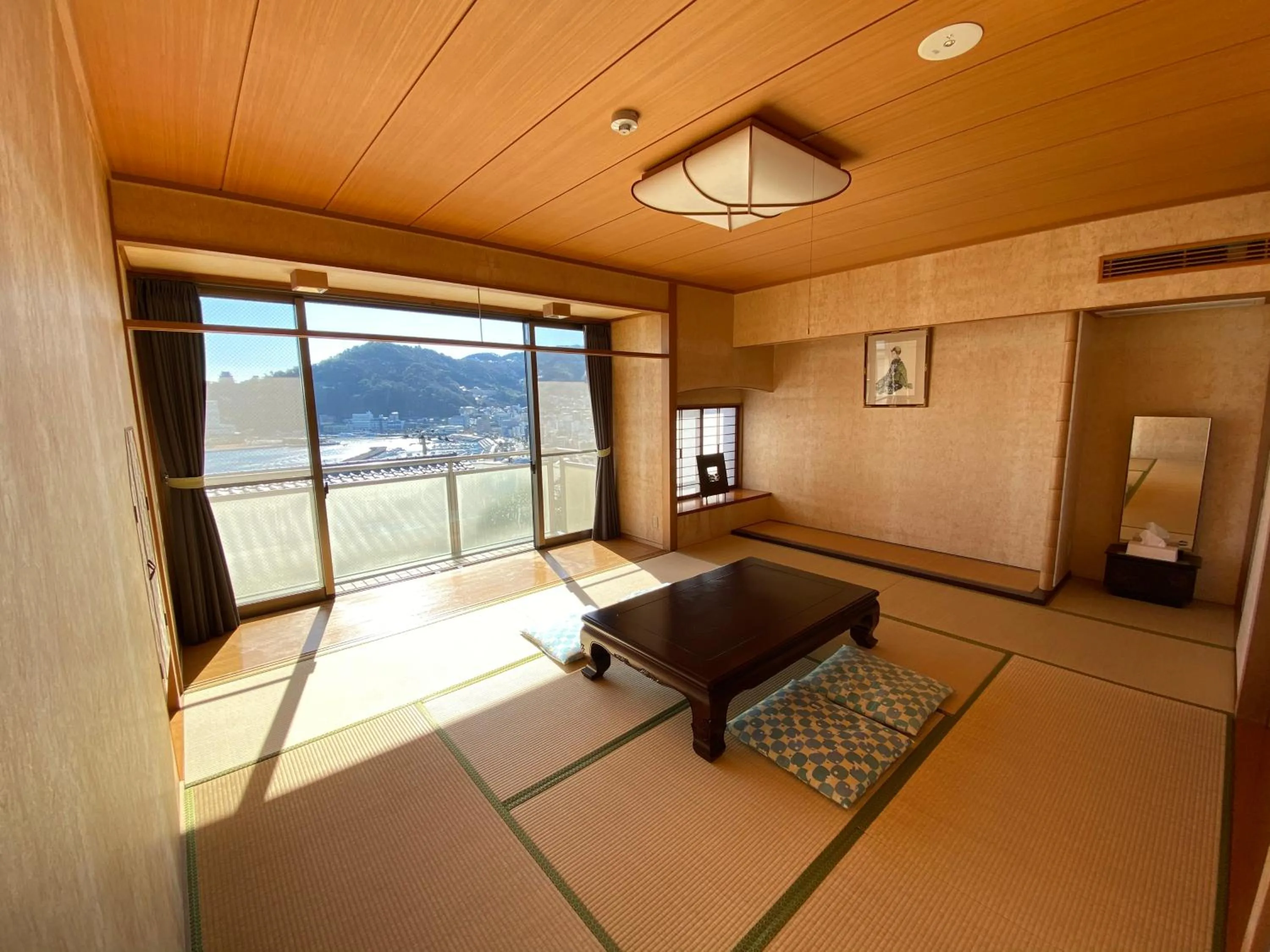 Atami Onsen Guest House Megumi 5 minutes walk from Atami Station
