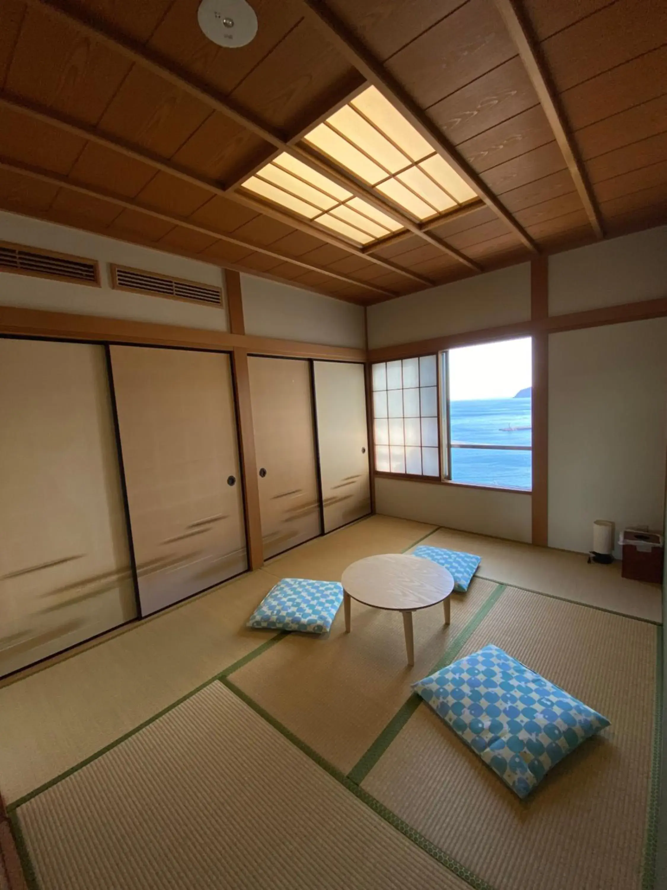 Photo of the whole room, Bed in Atami Onsen Guest House Megumi 5 minutes walk from Atami Station Photo of the whole room, Bed in Atami Onsen Guest House Megumi 5 minutes walk from Atami Station