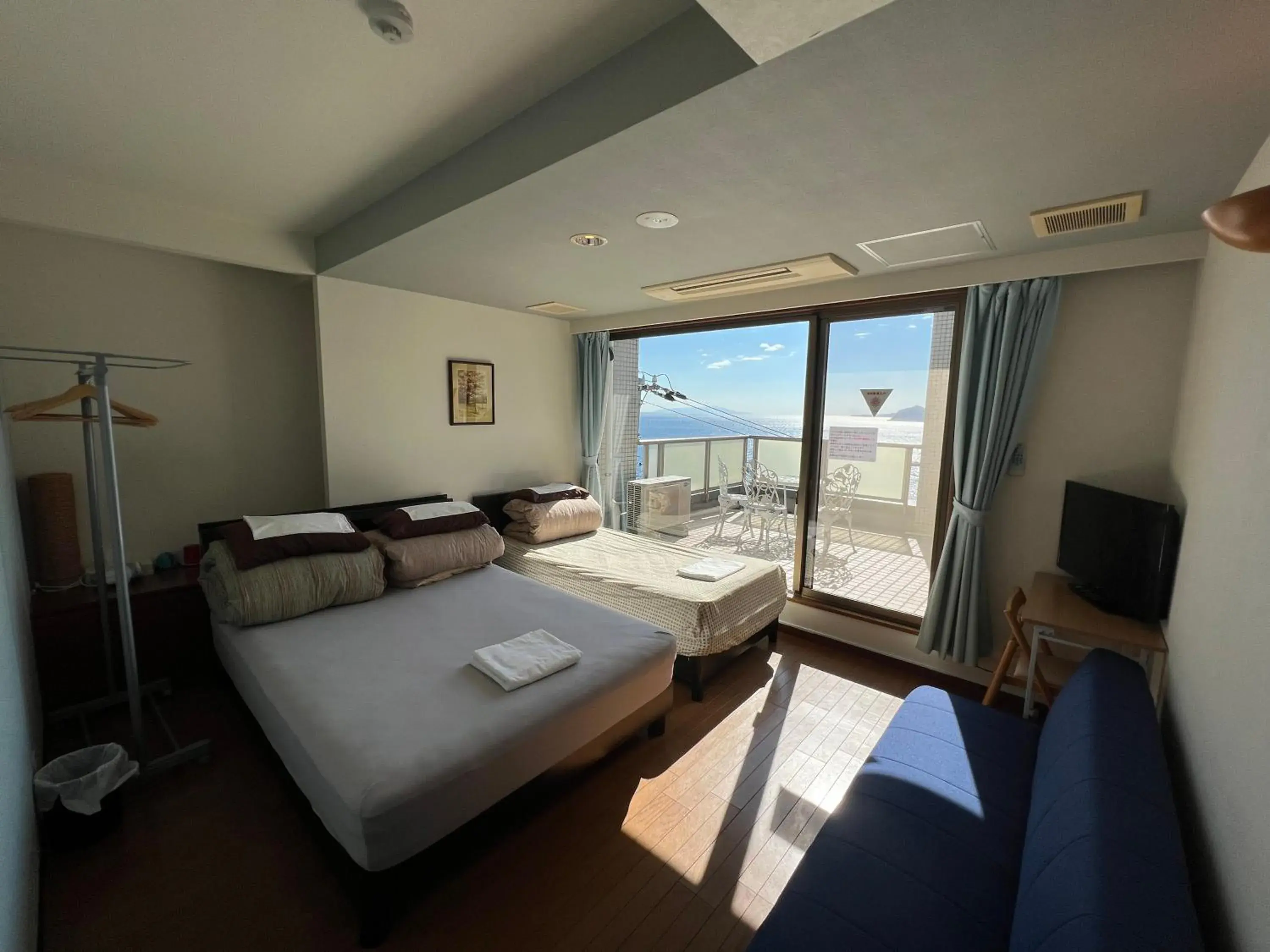 Natural landscape, Bed in Atami Onsen Guest House Megumi 5 minutes walk from Atami Station Natural landscape, Bed in Atami Onsen Guest House Megumi 5 minutes walk from Atami Station