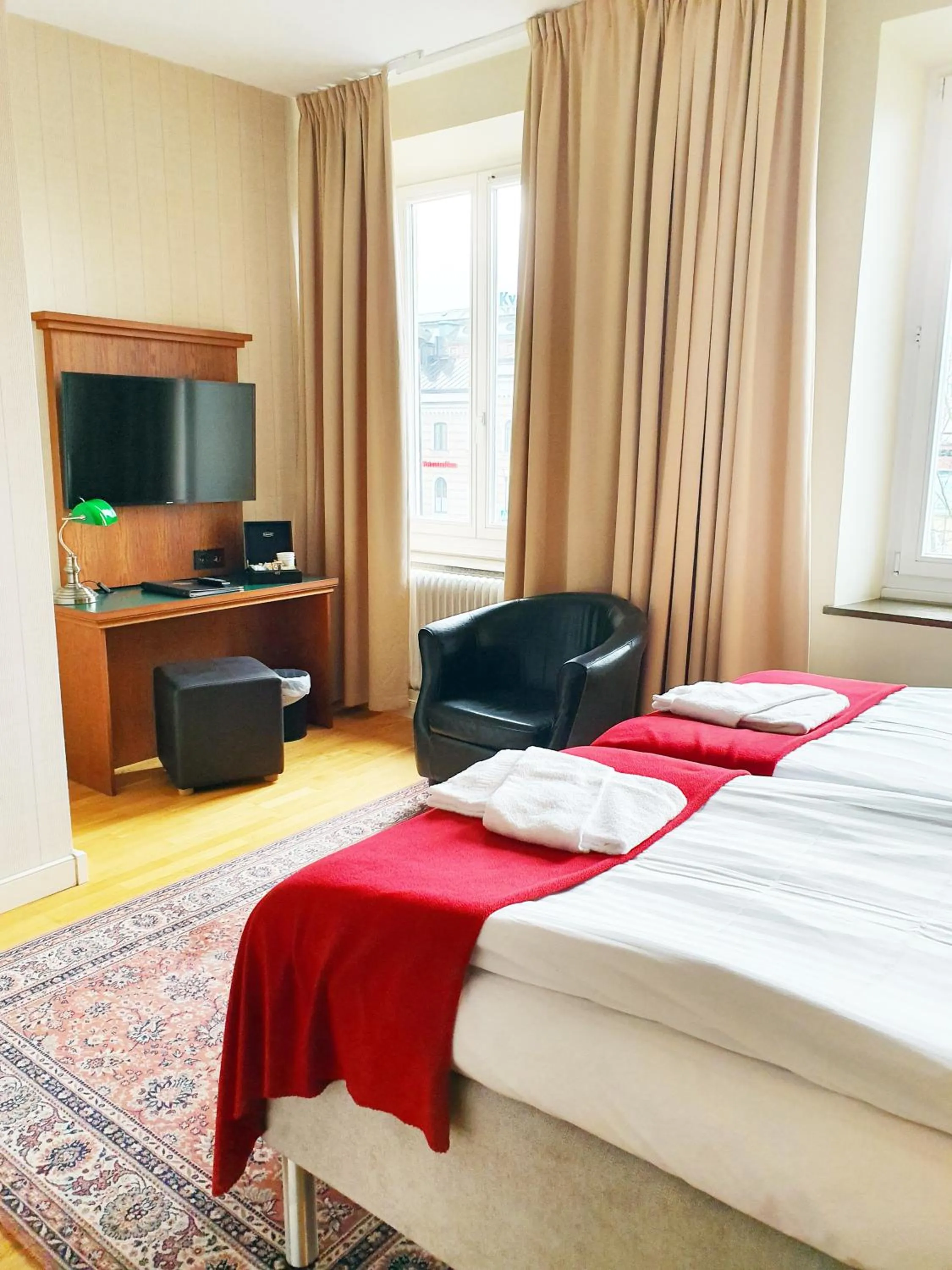 TV and multimedia, Bed in Hotel Bishops Arms Kristianstad