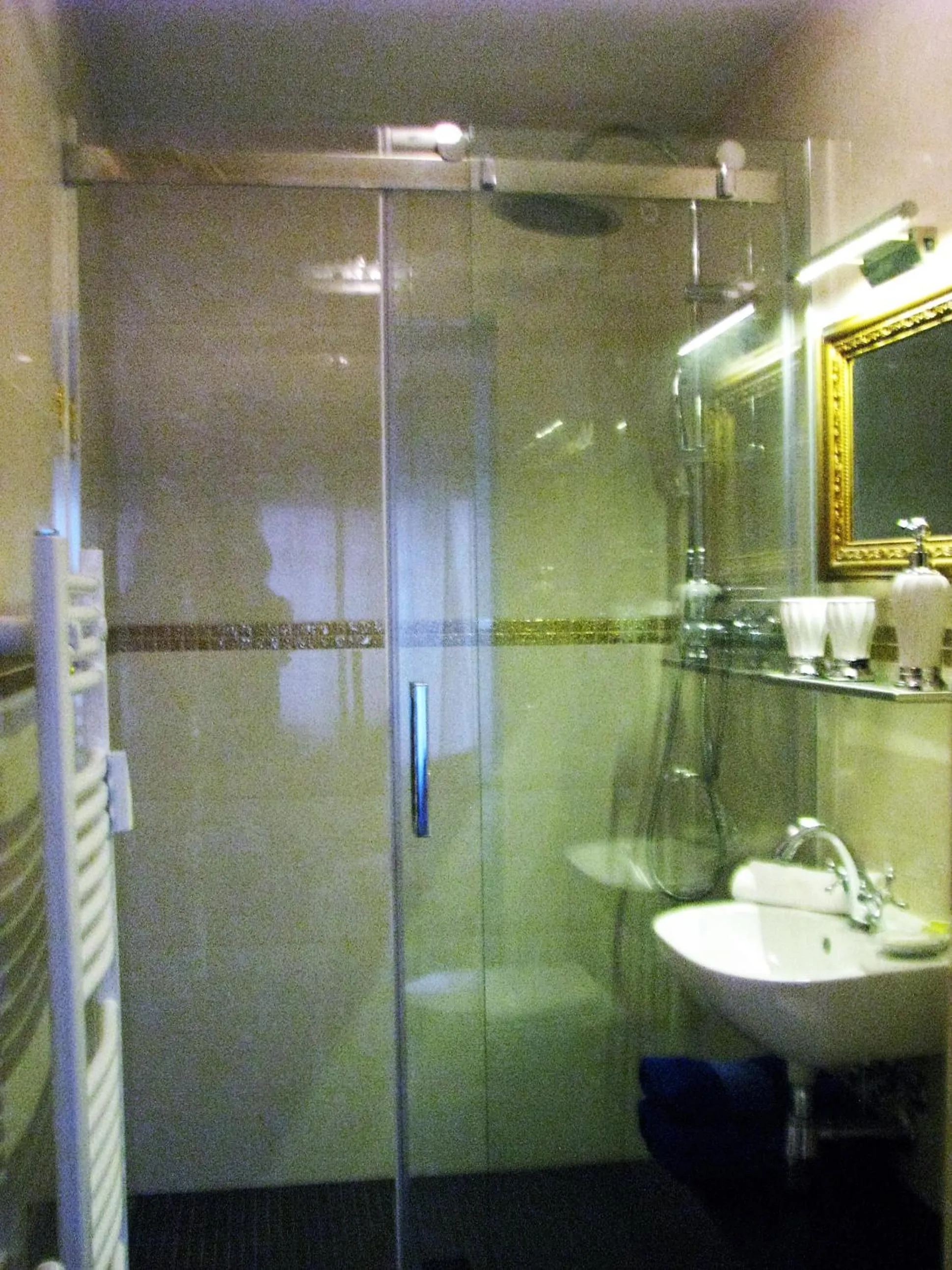 Small Double Room in Héritage B&B
