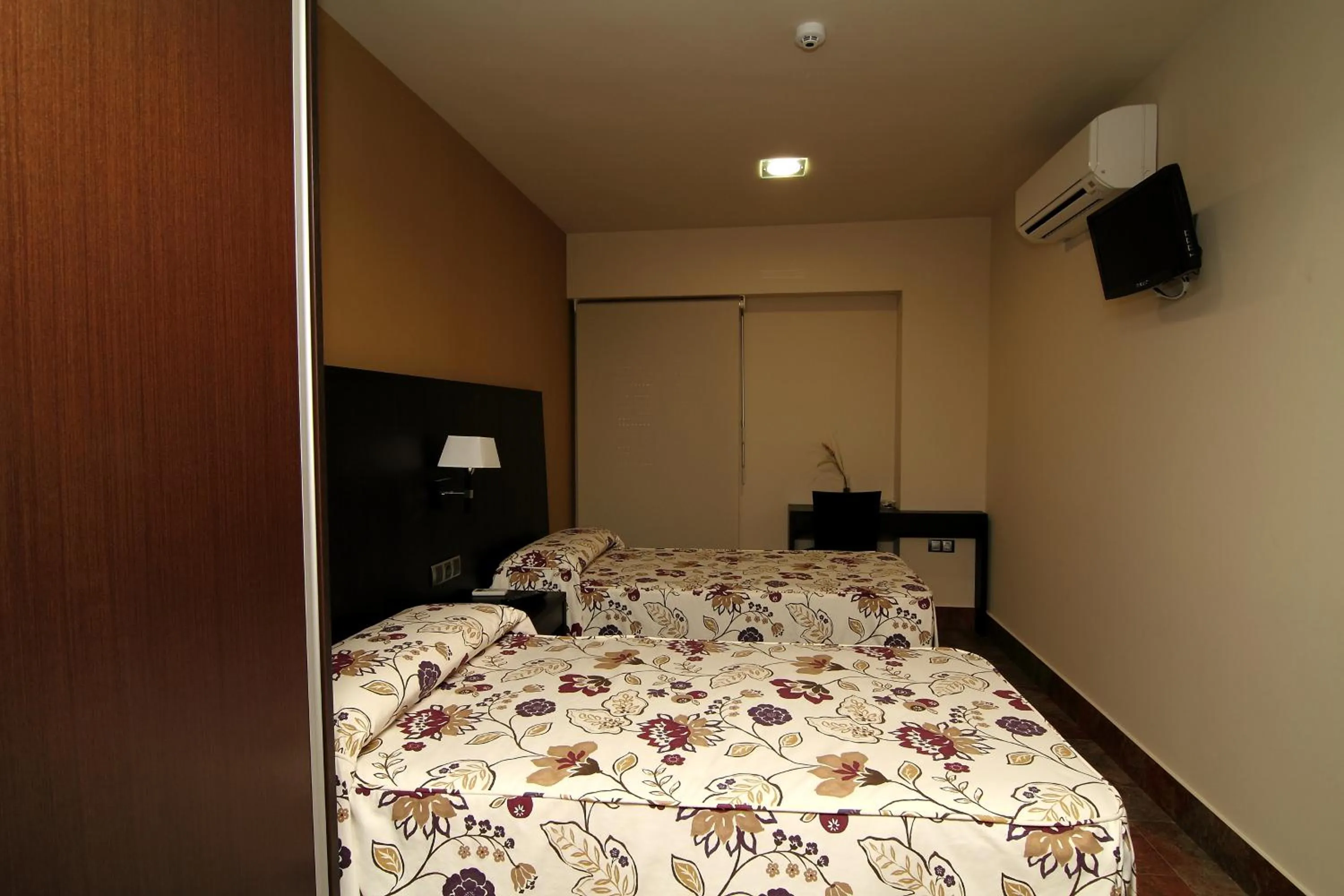 Photo of the whole room, Bed in Hostal Restaurante La Bartola