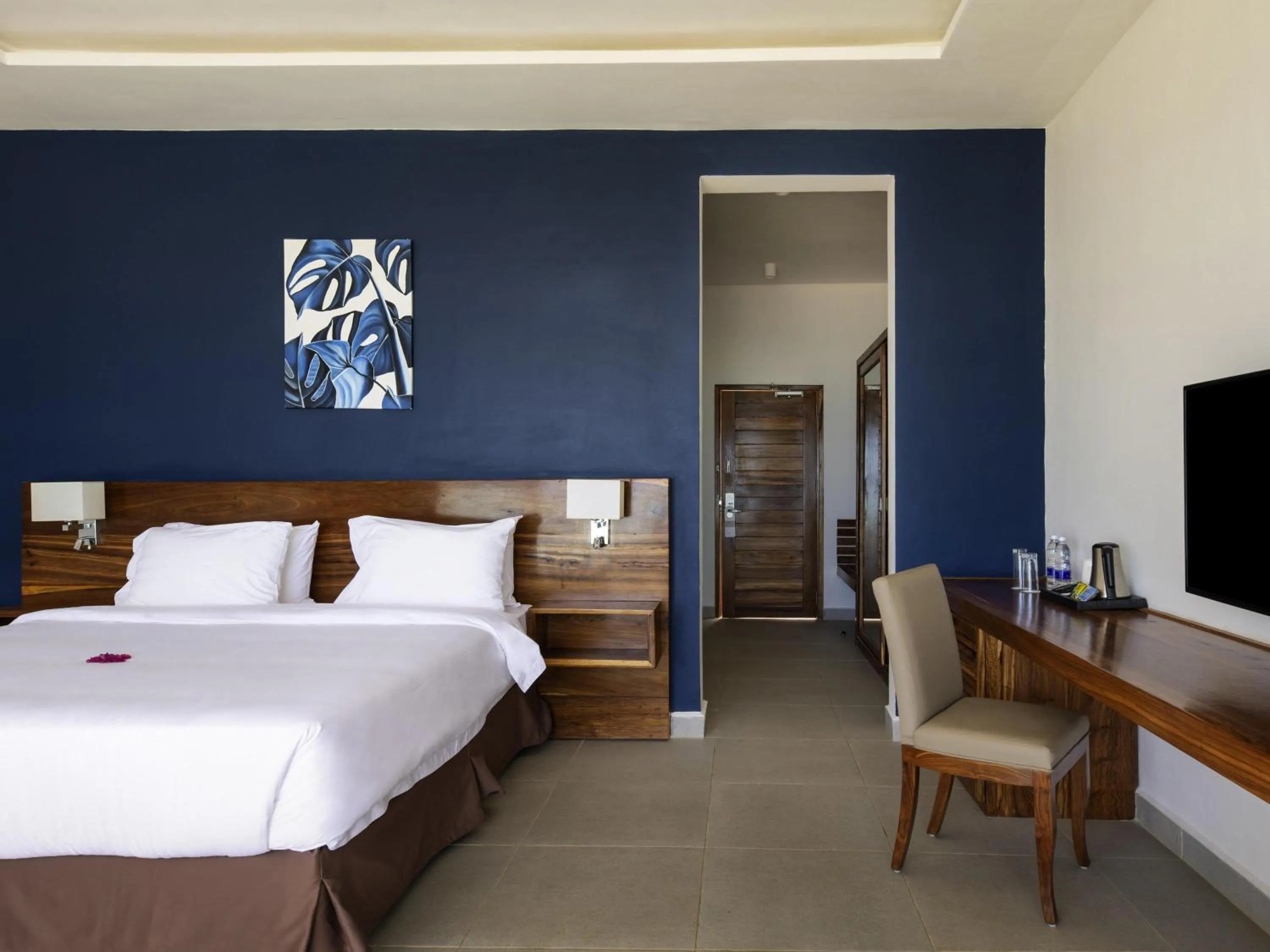 Bedroom, Bed in Nungwi Dreams by Mantis