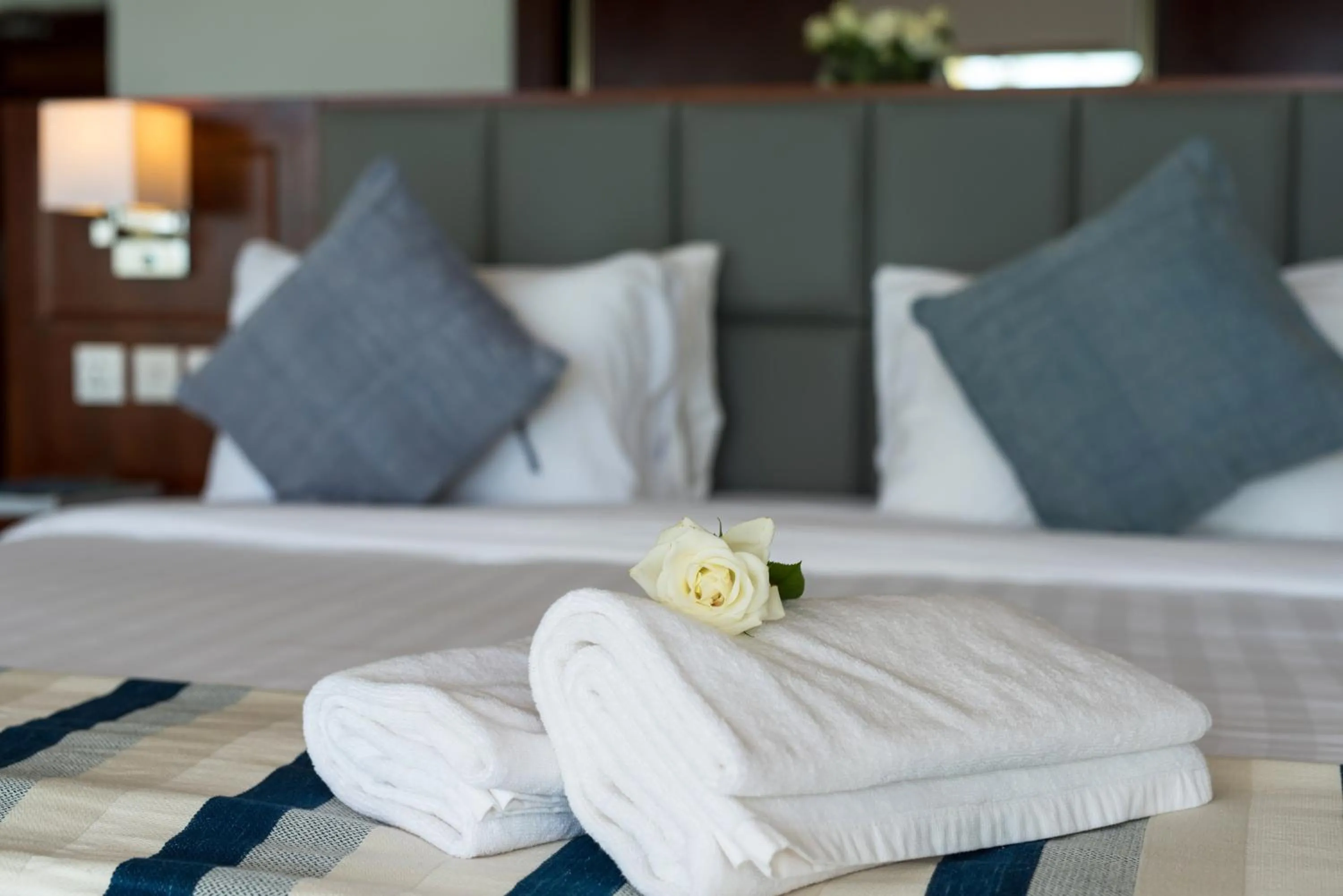 Bedroom, Bed in Nungwi Dreams by Mantis