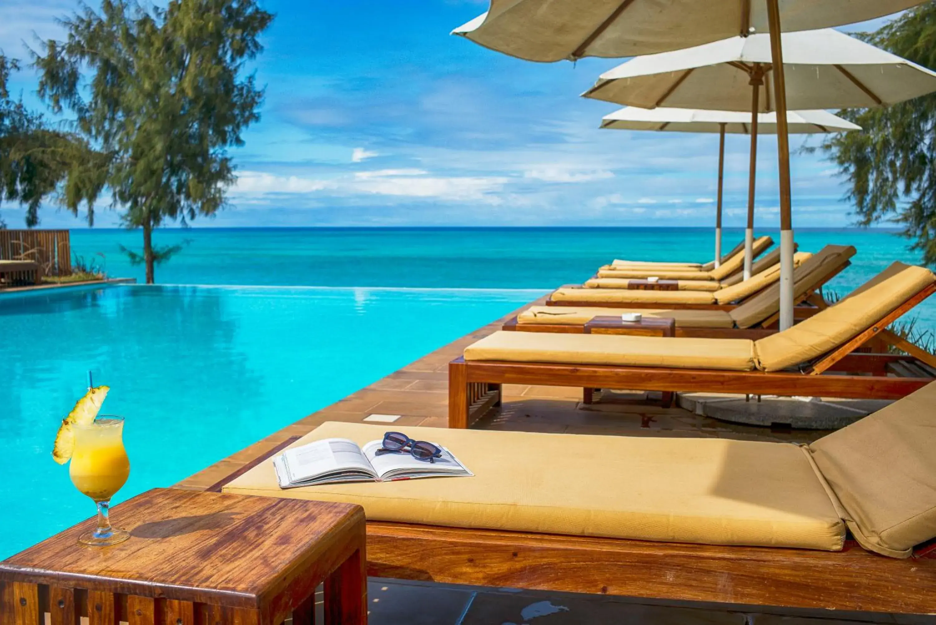 Swimming pool in Nungwi Dreams by Mantis Swimming pool in Nungwi Dreams by Mantis