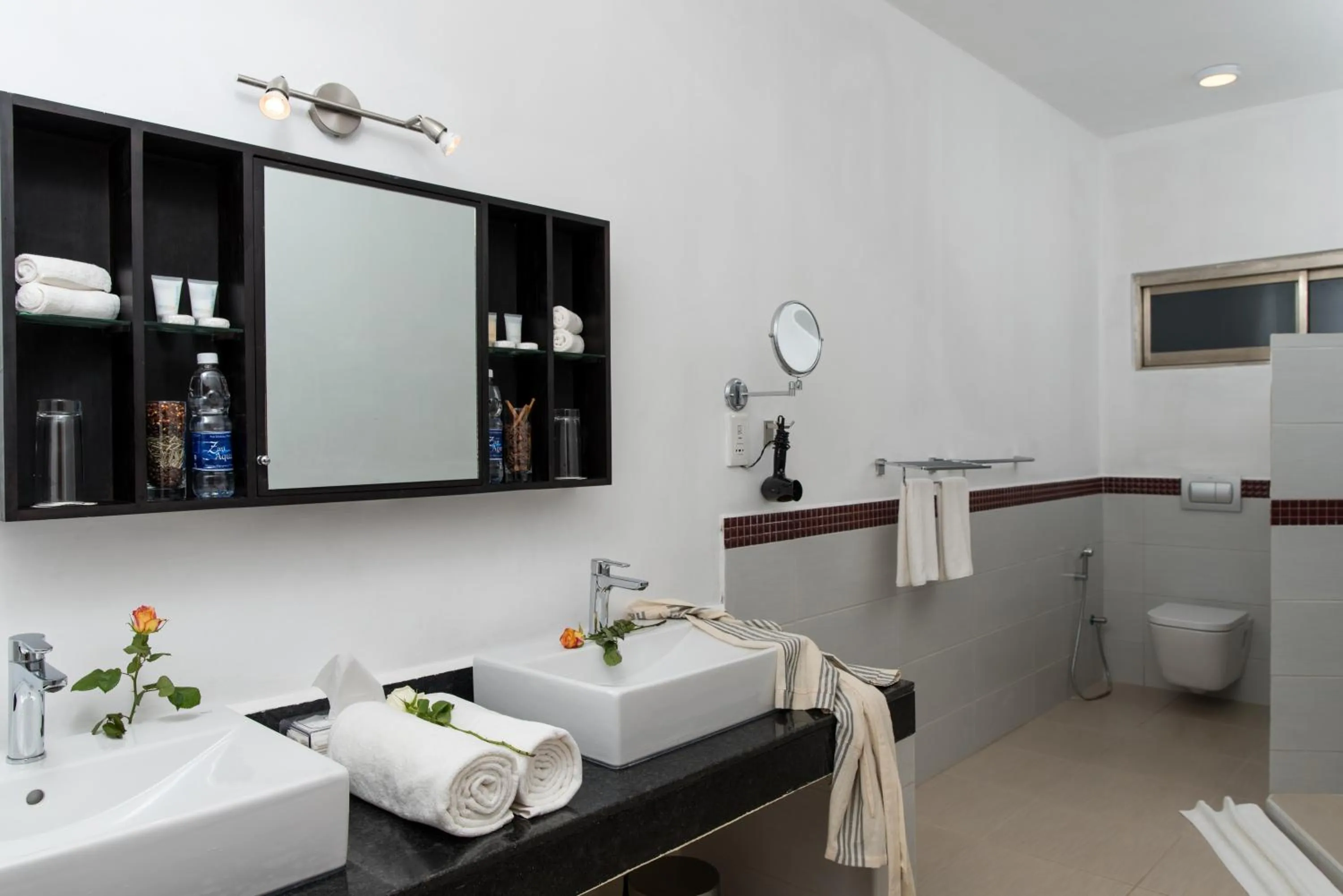 Bathroom in Nungwi Dreams by Mantis