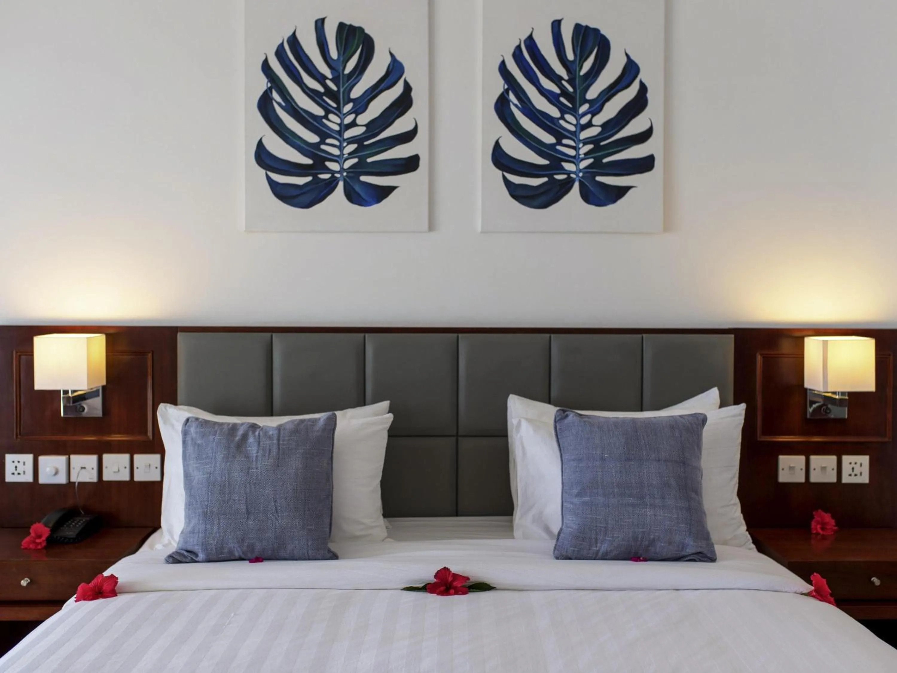 Bedroom, Bed in Nungwi Dreams by Mantis