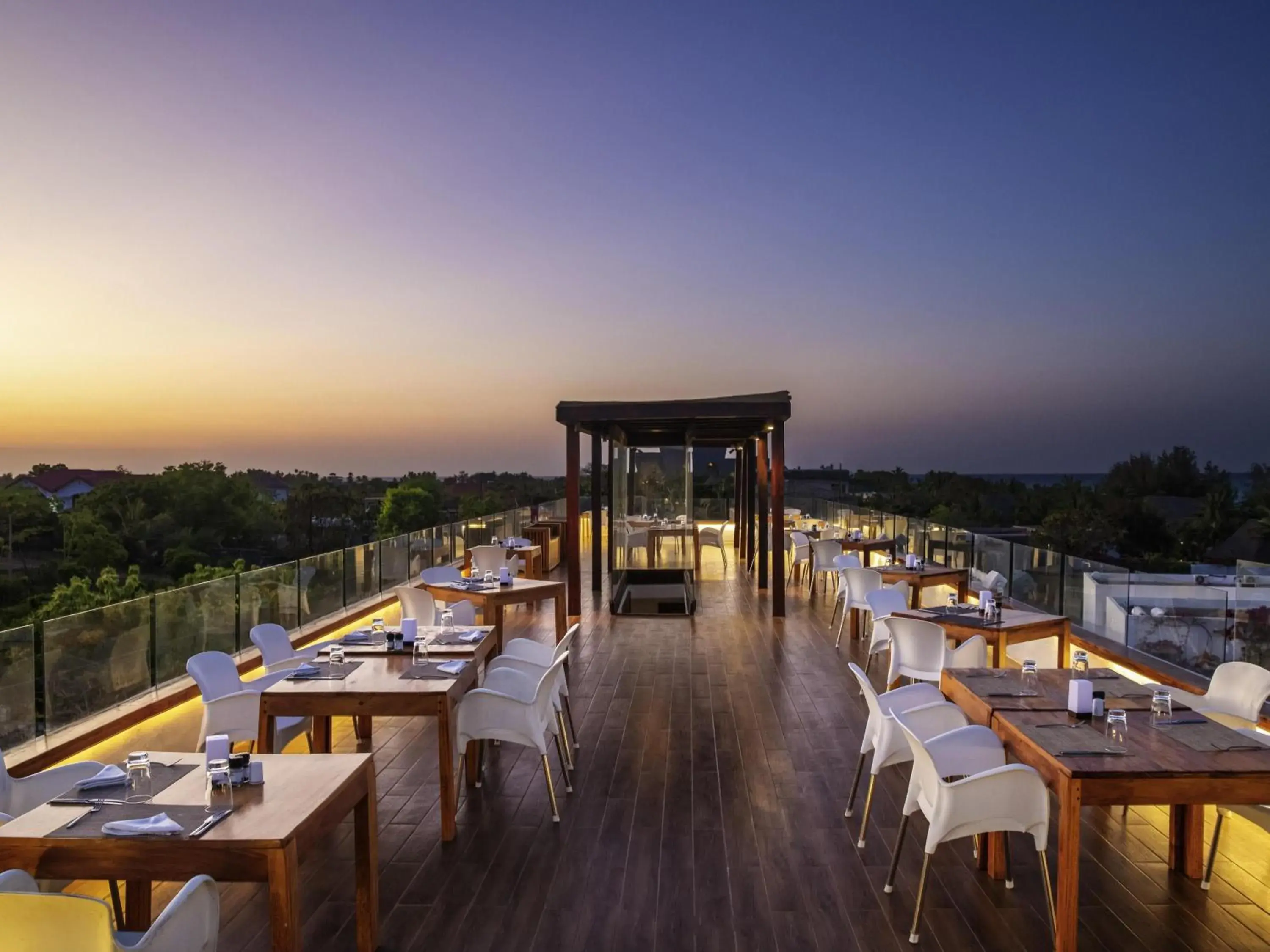 Lounge or bar in Nungwi Dreams by Mantis Lounge or bar in Nungwi Dreams by Mantis