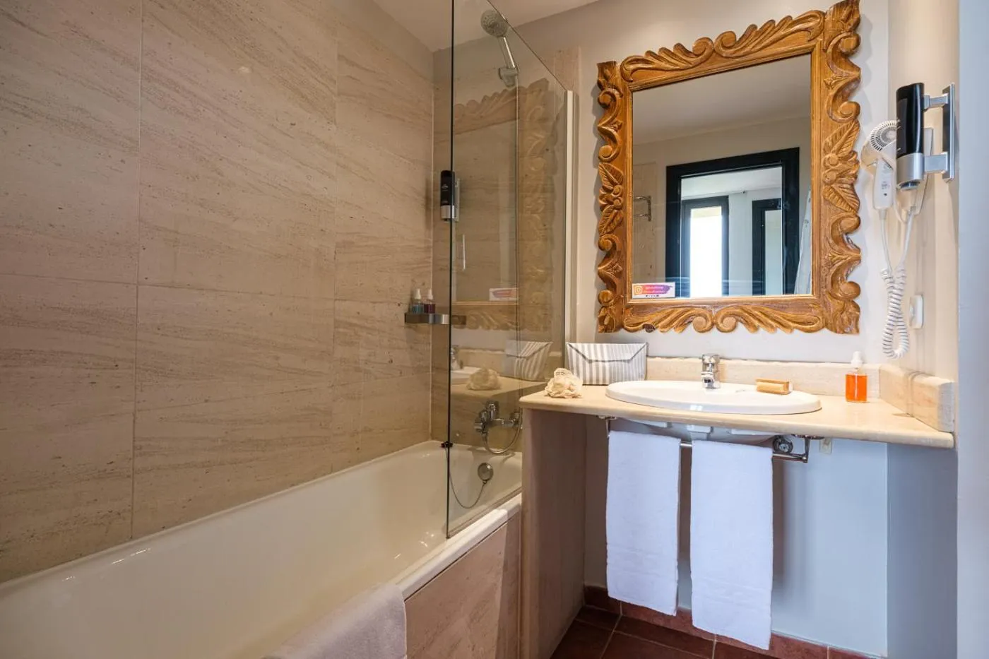 Bathroom in Estival Islantilla