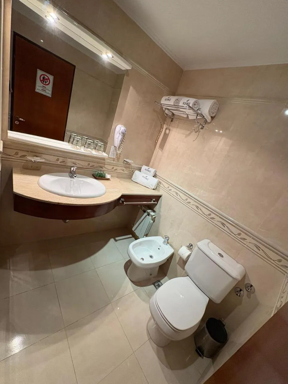 Bathroom in Konke Calafate Hotel