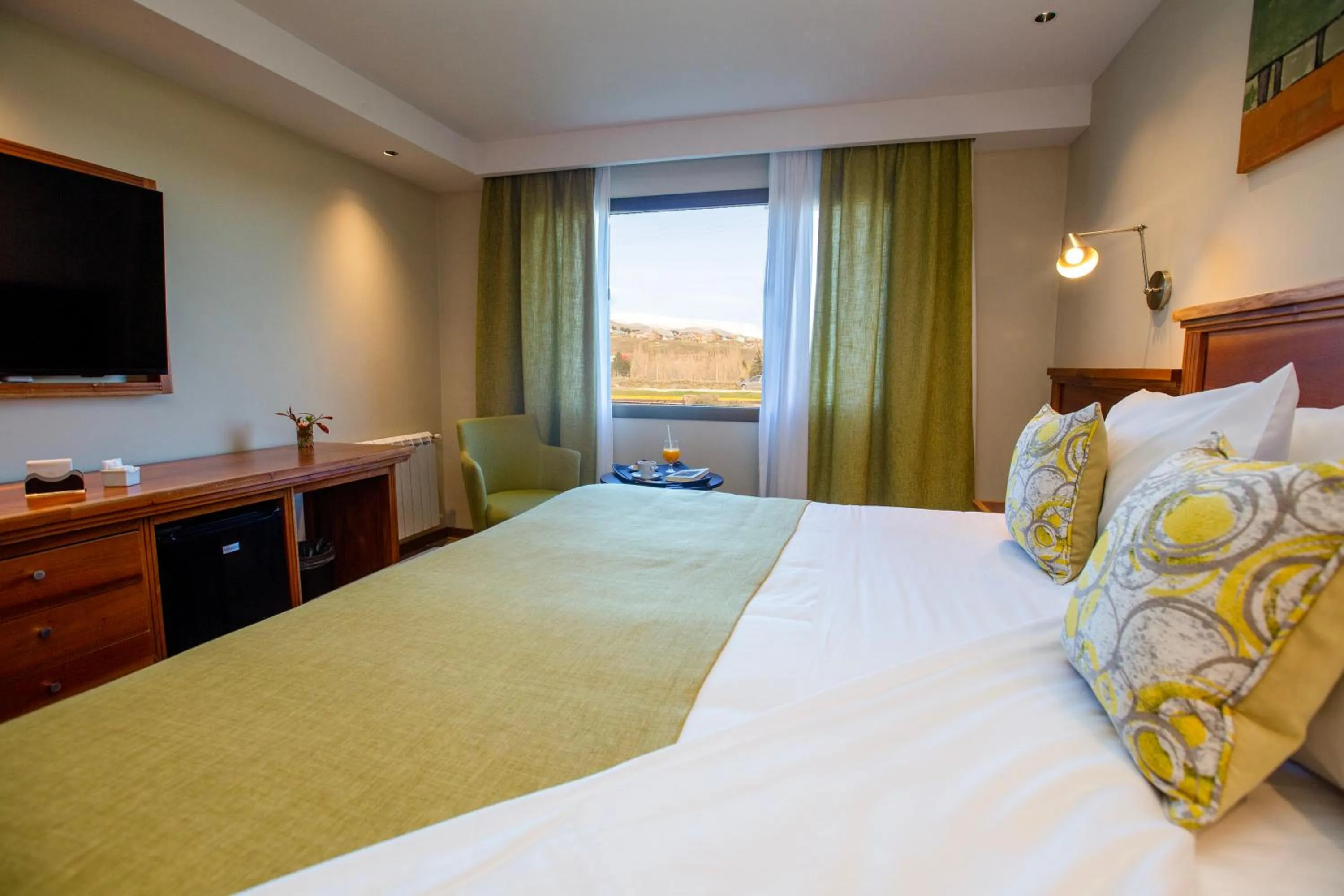 Photo of the whole room, Bed in Konke Calafate Hotel