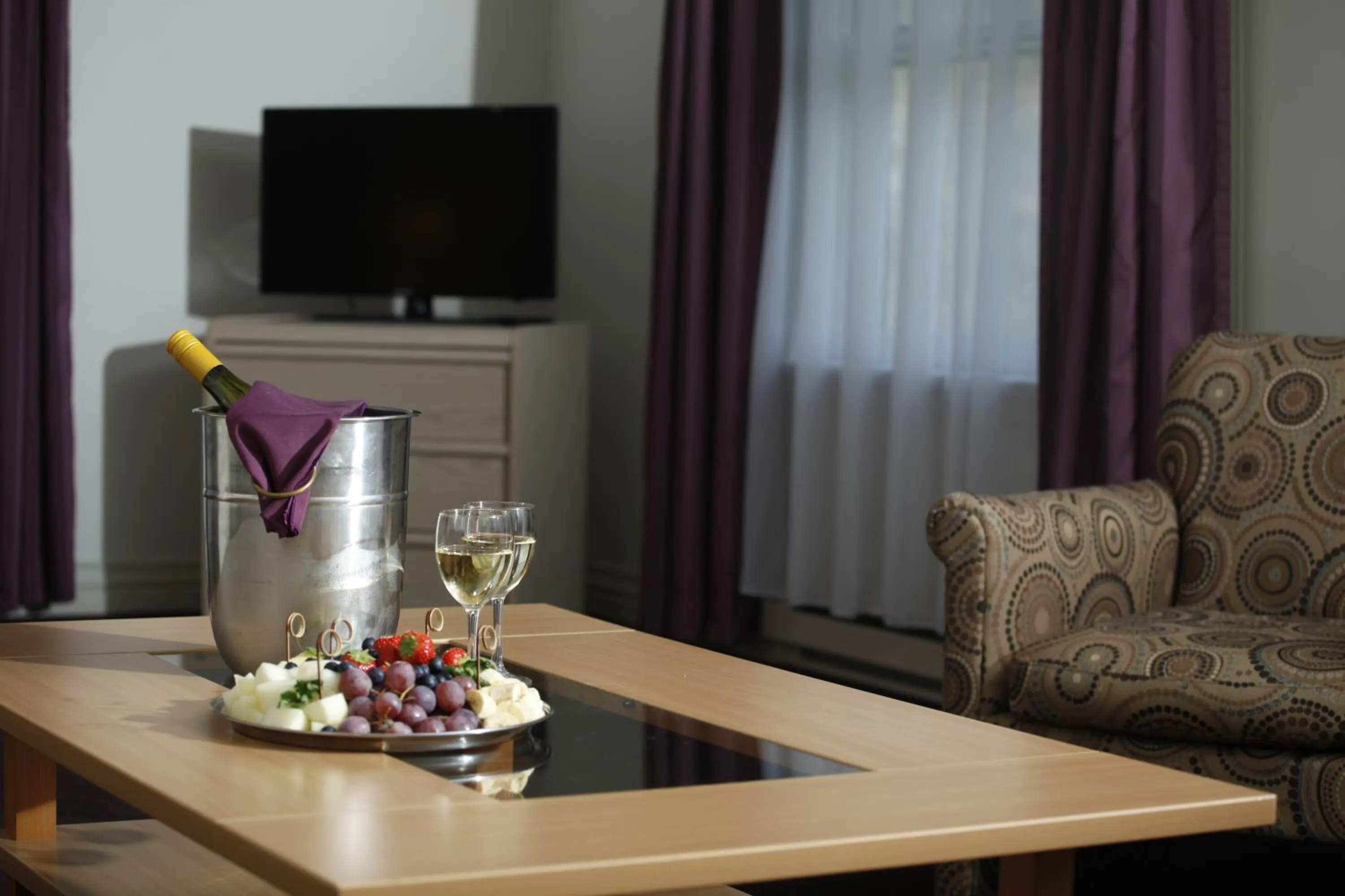 TV and multimedia in Airport Hotel Mara