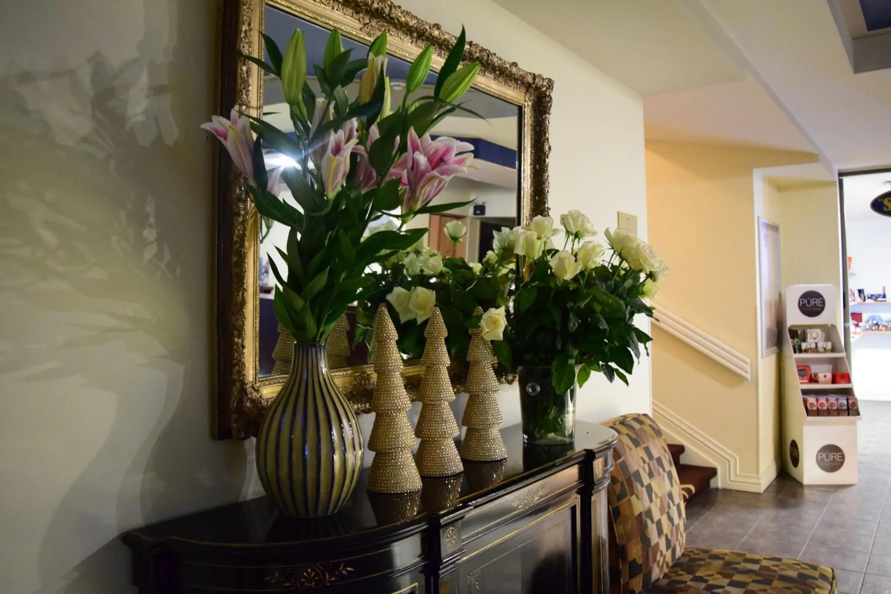 Lobby or reception in Airport Hotel Mara Lobby or reception in Airport Hotel Mara