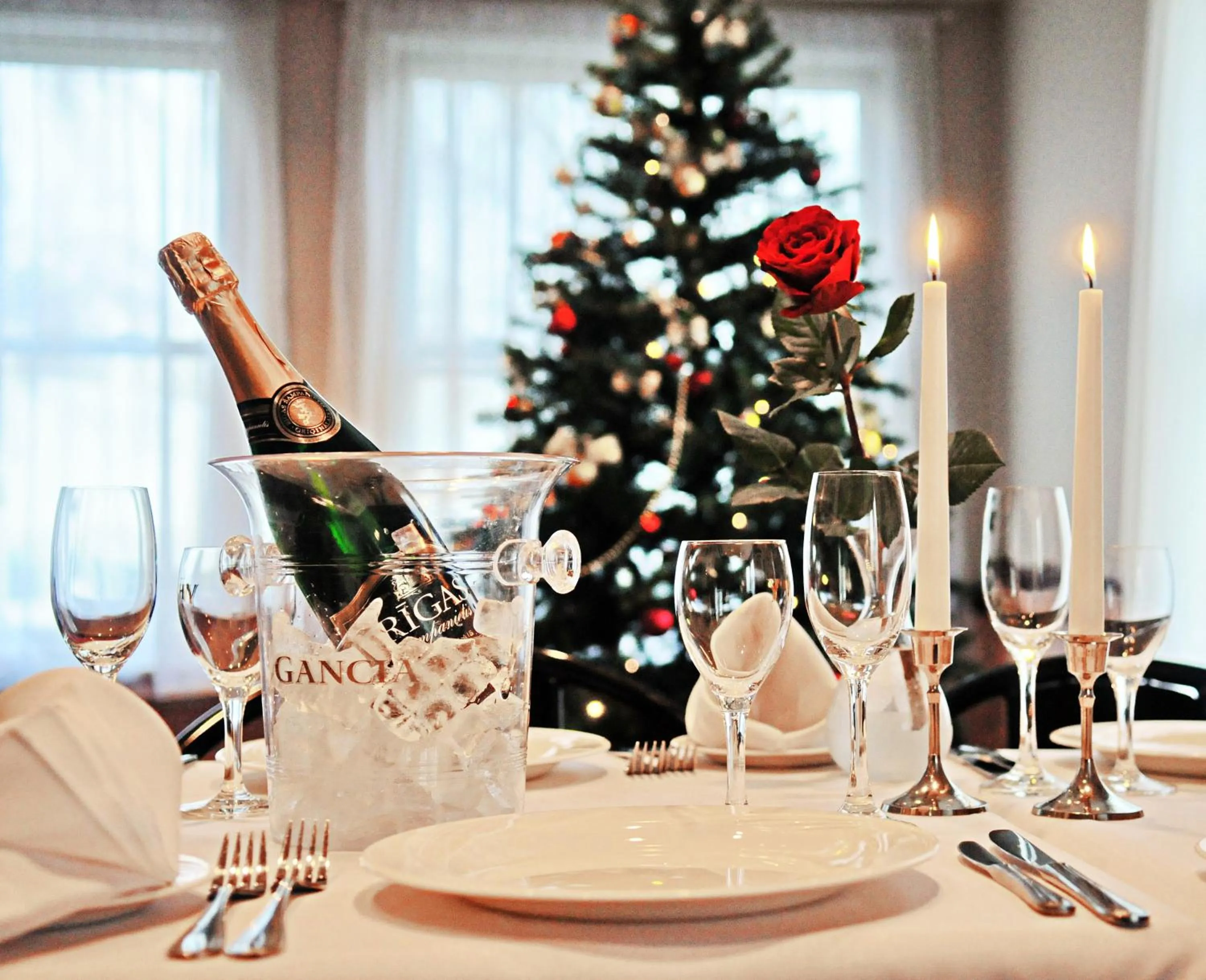 Decorative detail in Airport Hotel Mara