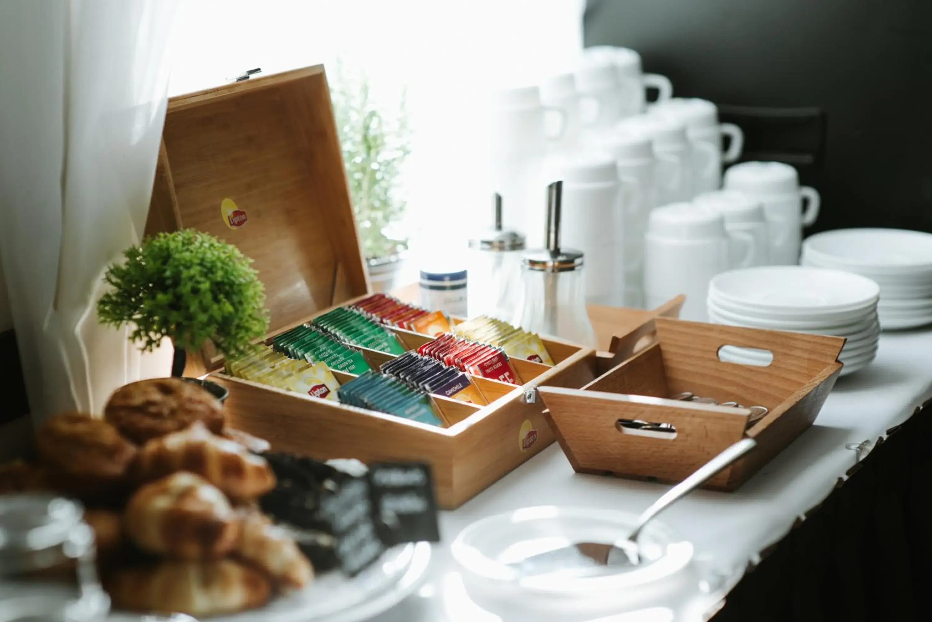 Restaurant/places to eat in Airport Hotel Mara Restaurant/places to eat in Airport Hotel Mara