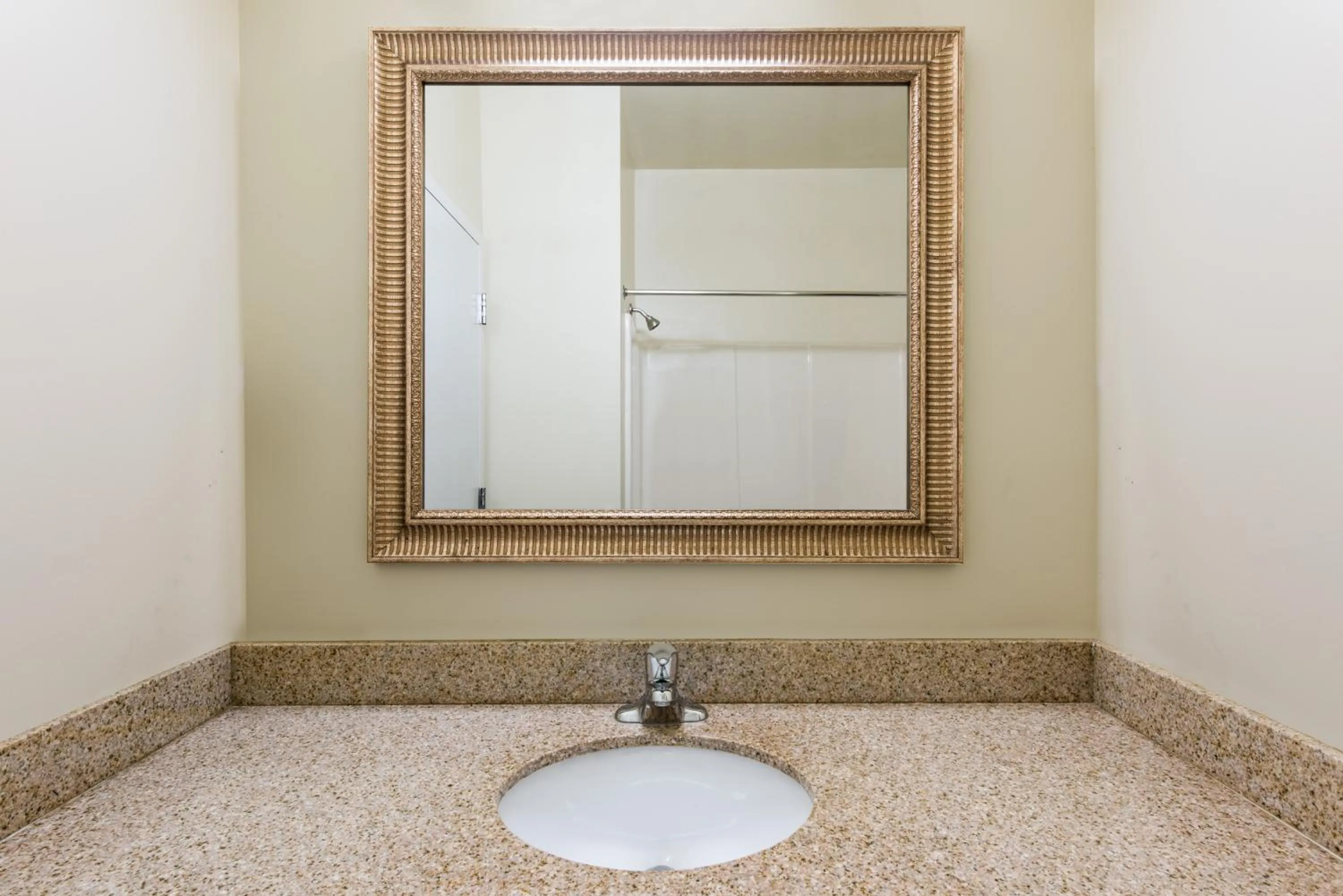 Bathroom in Knights Inn Palmyra