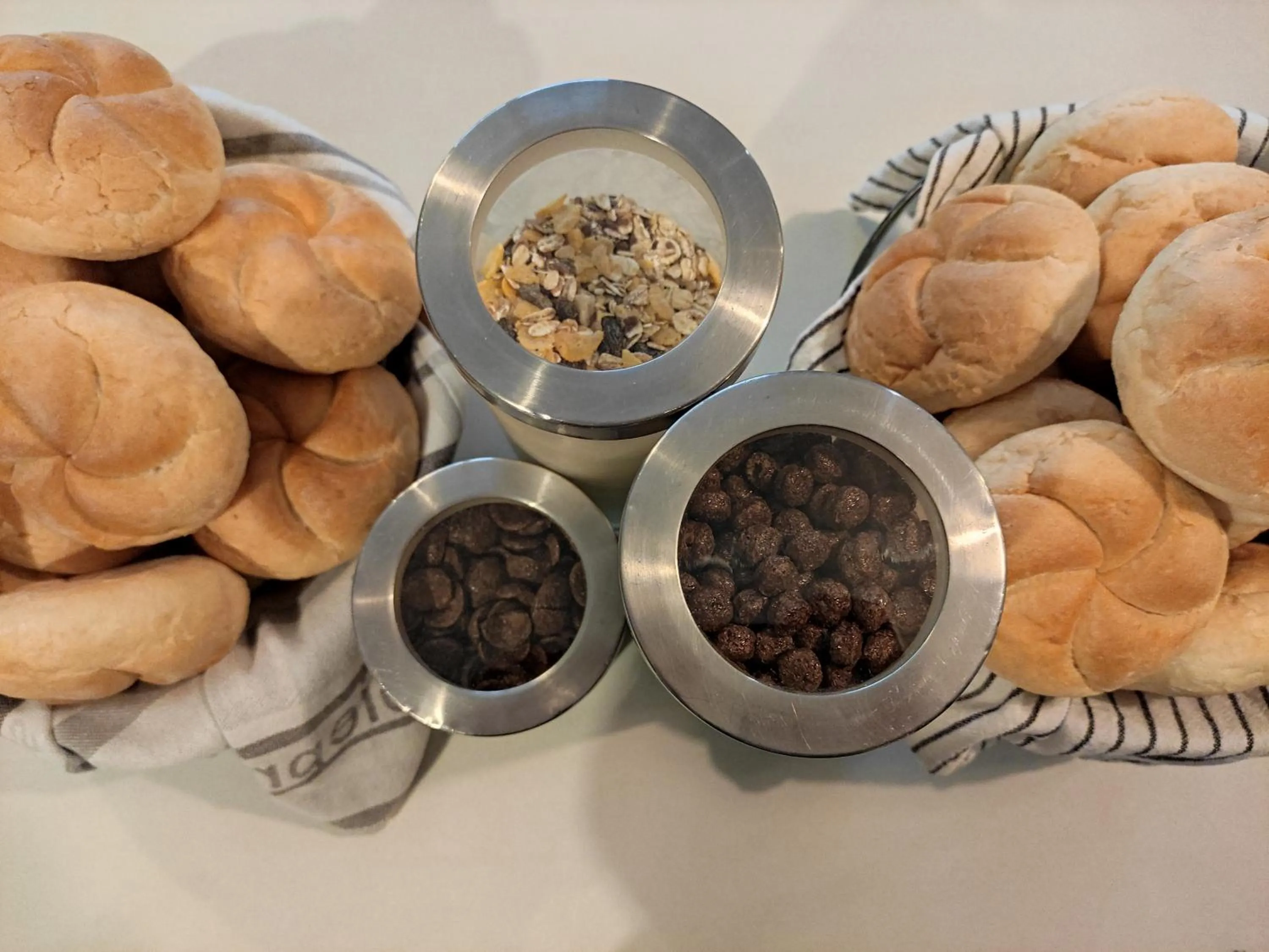 Breakfast in Helvetia Plus B&B - PRIVATE ROOMS and APARTMENTS