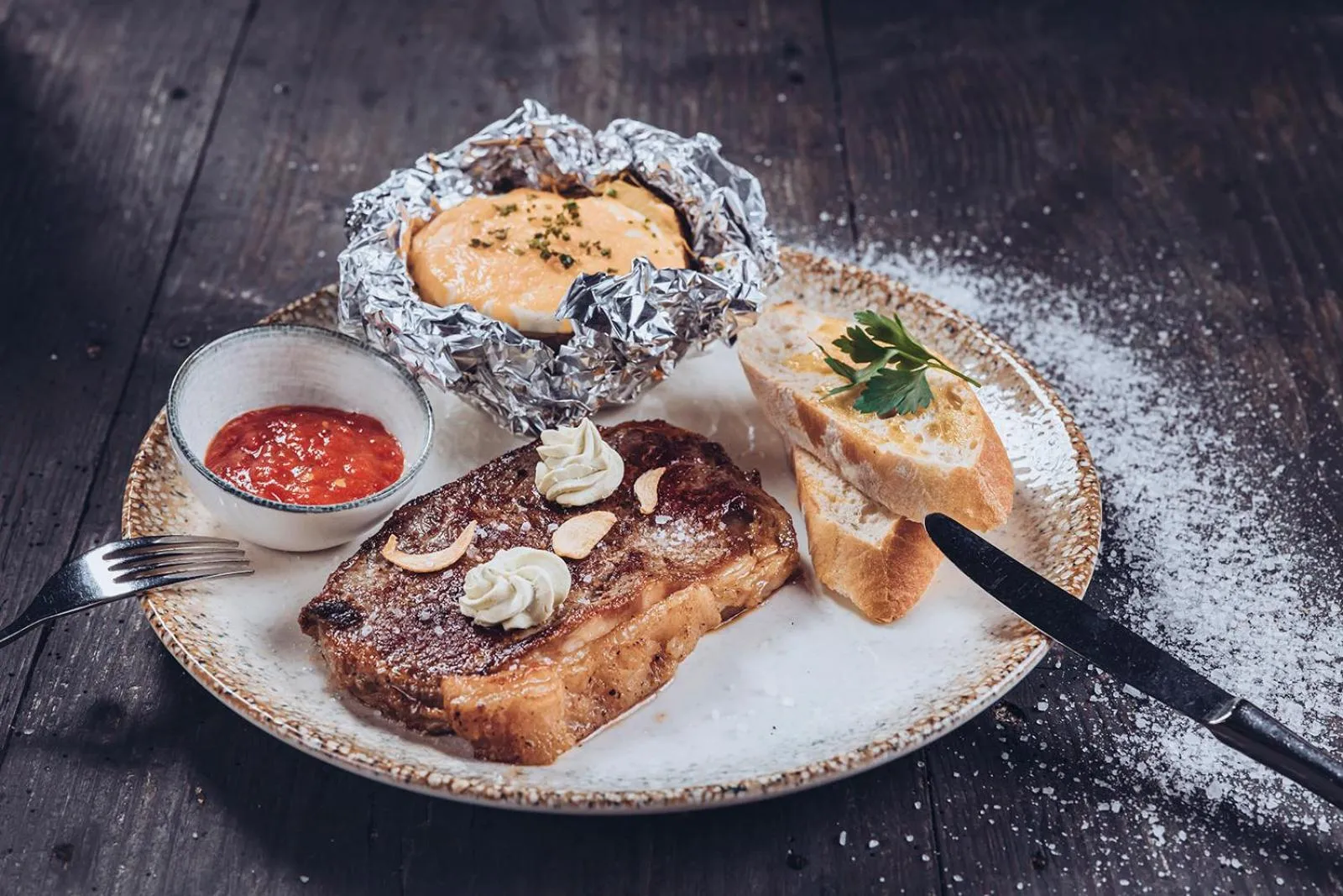 Food and drinks in Antunović Hotel East