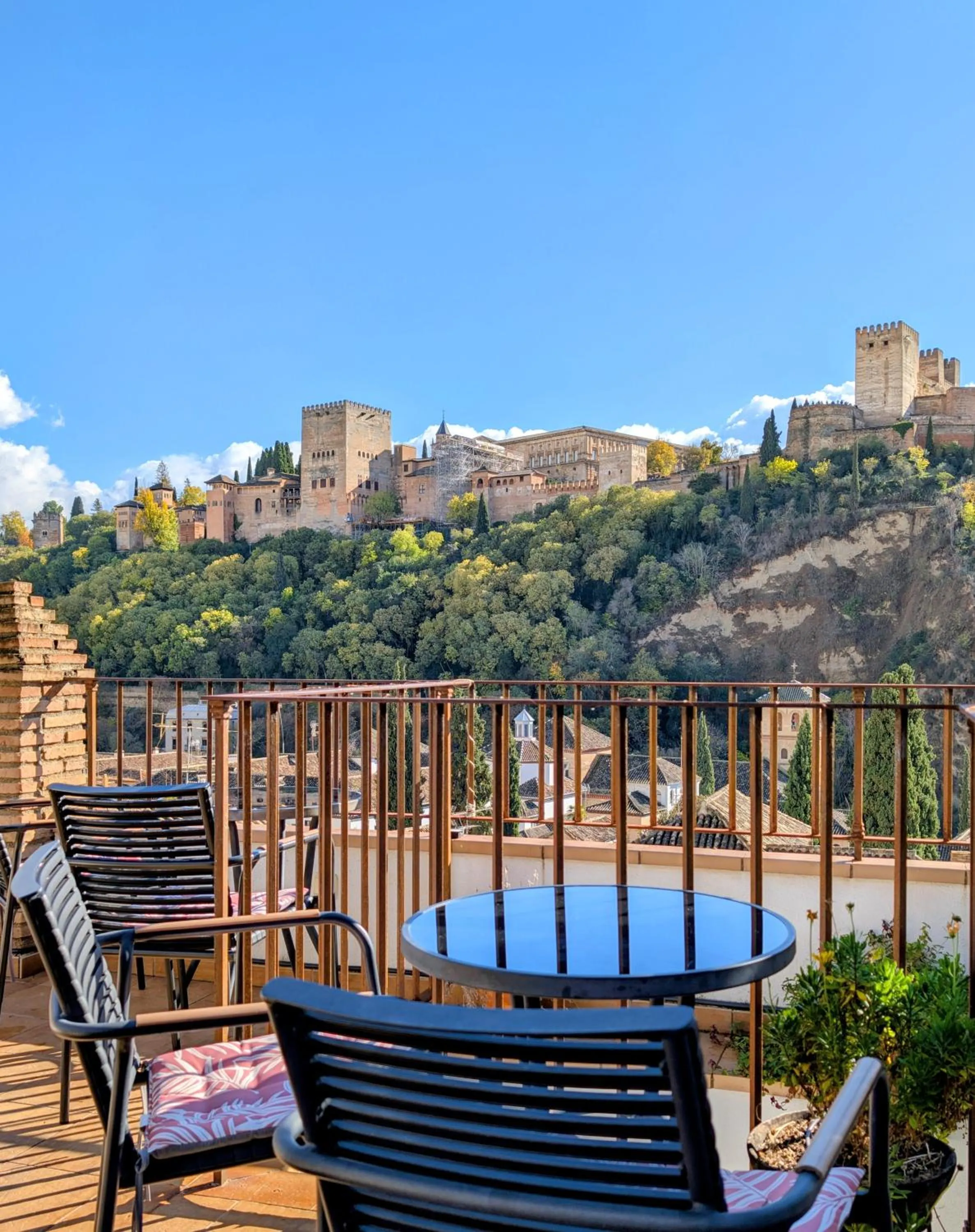 Dining area in Apartamentos Alhambra