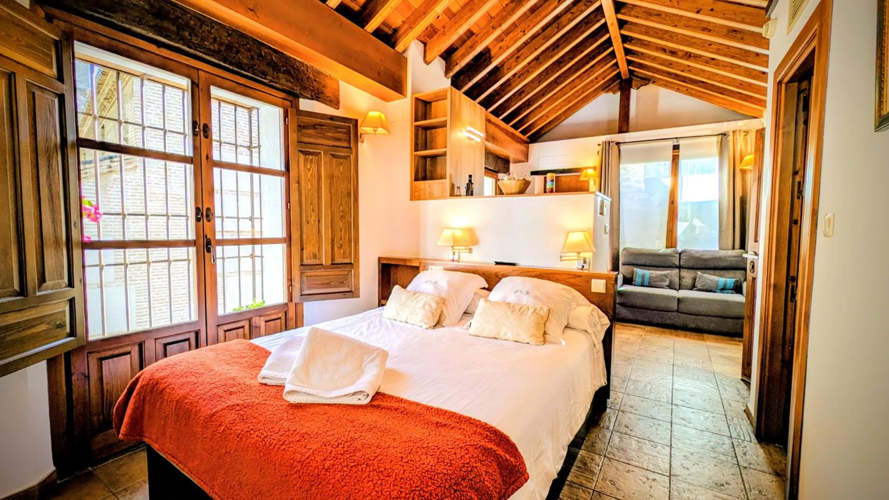 Bed in Apartamentos Alhambra