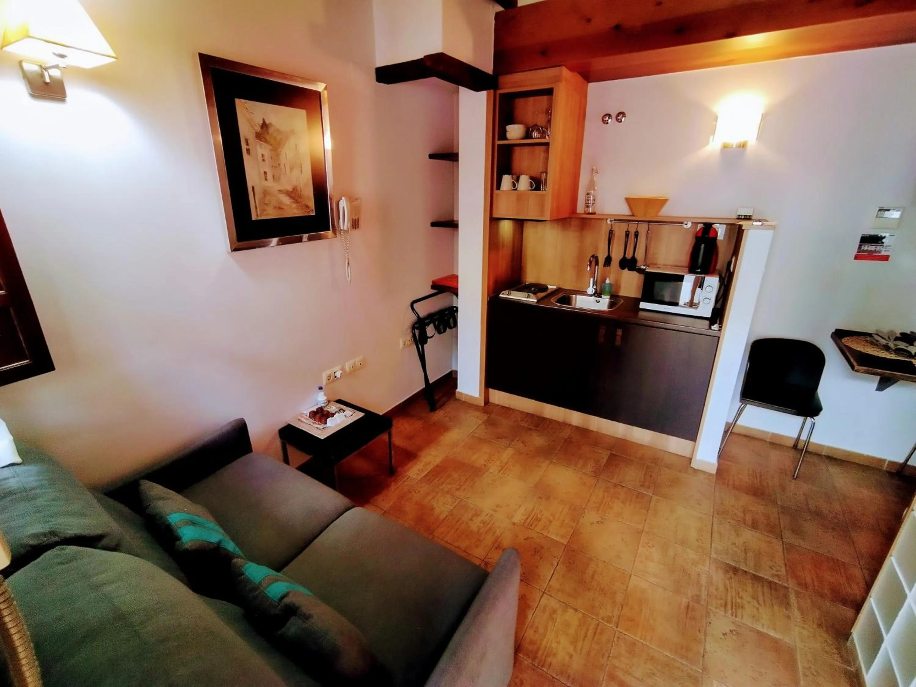 Coffee/tea facilities in Apartamentos Alhambra