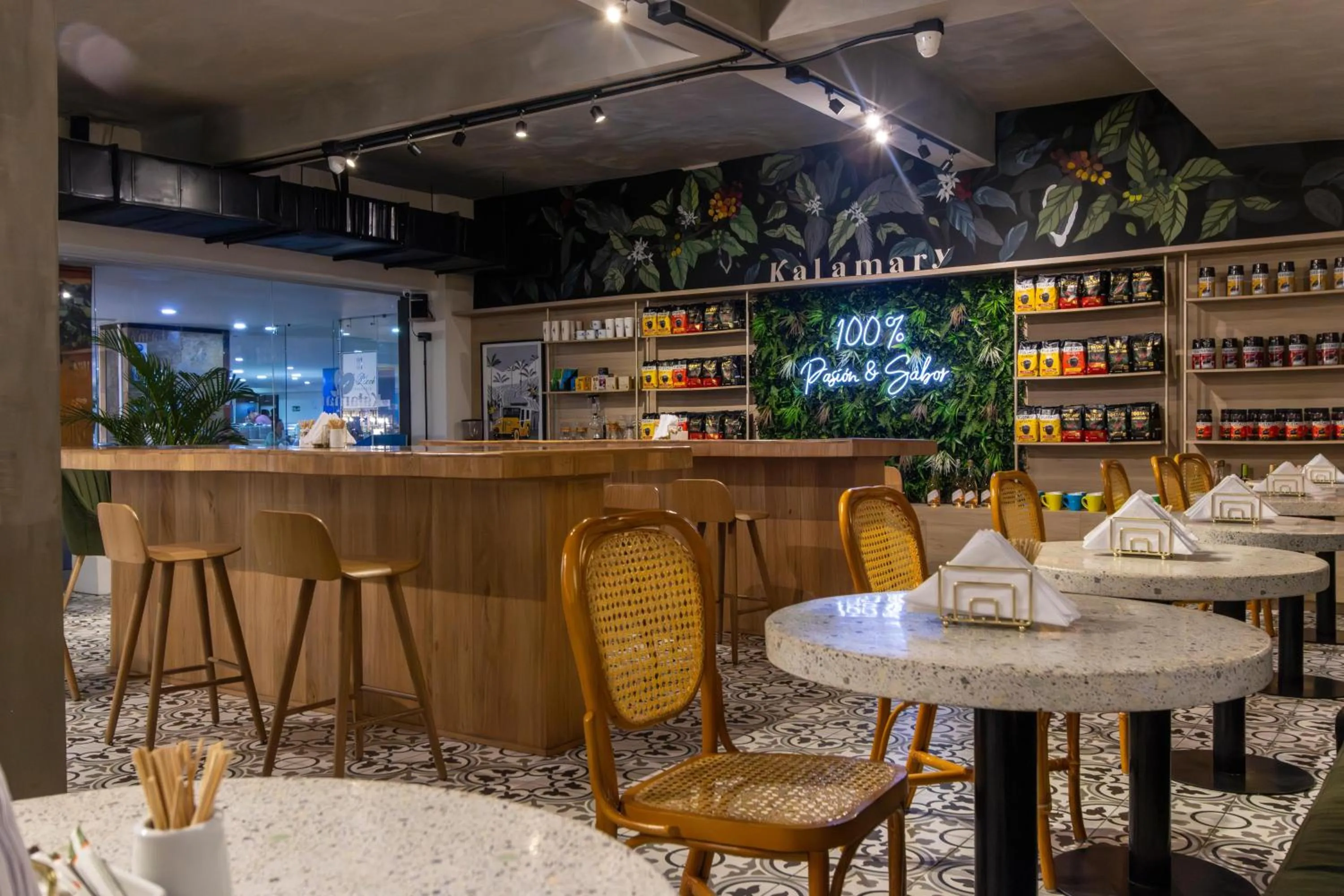 Restaurant/places to eat in Hotel Cartagena Plaza