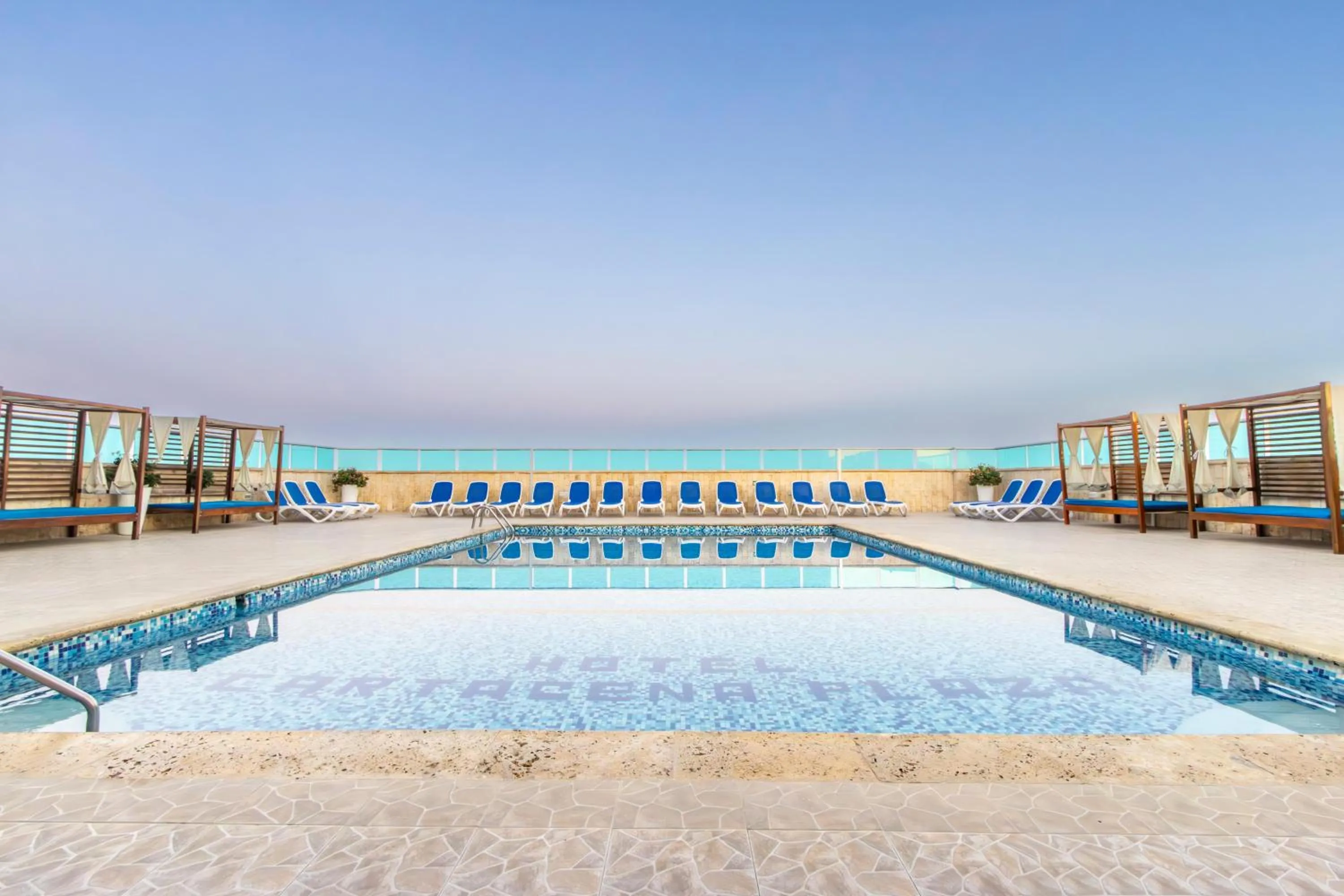 Swimming pool in Hotel Cartagena Plaza
