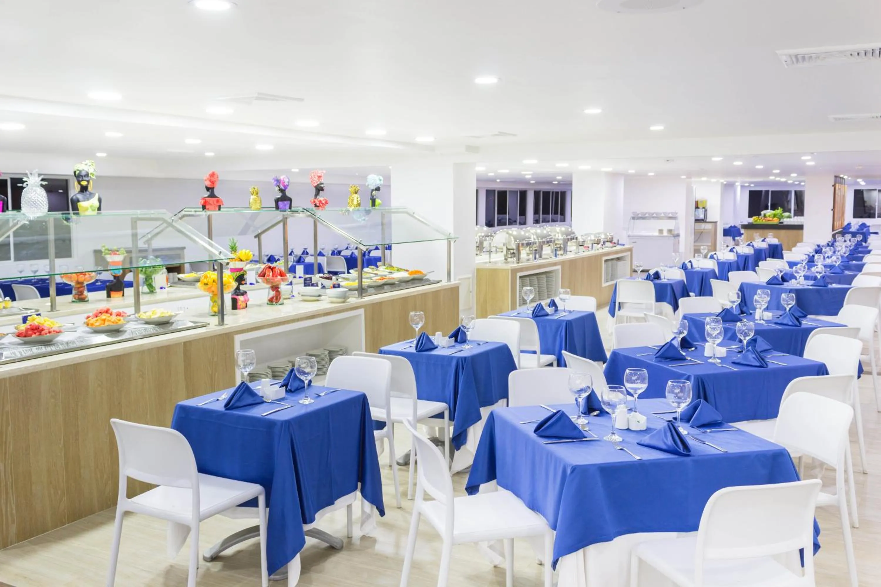 Restaurant/places to eat in Hotel Cartagena Plaza