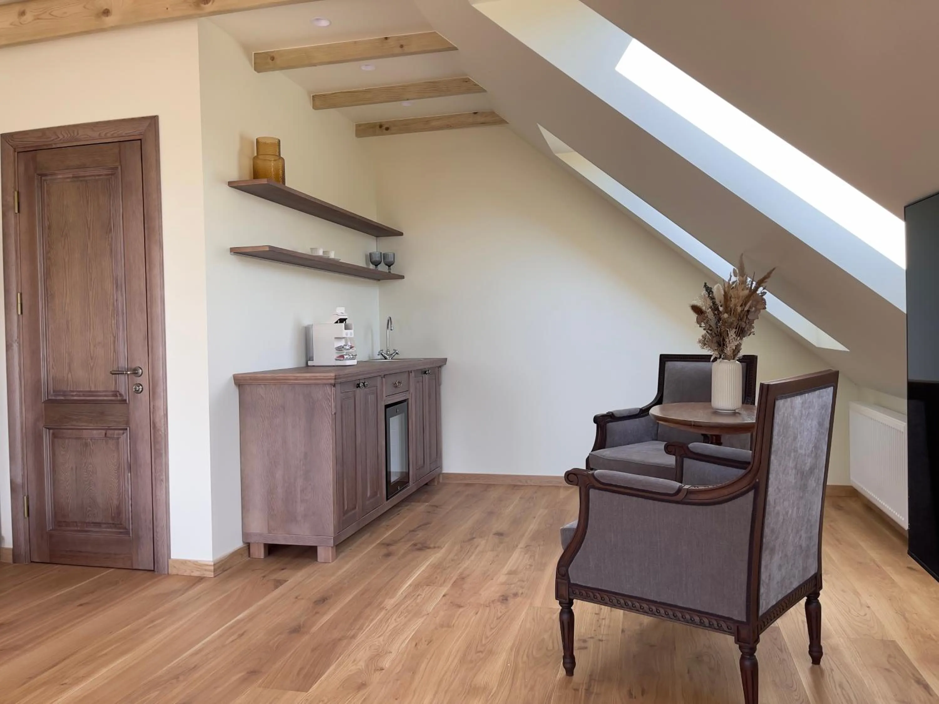 Kitchen or kitchenette in Karlamuiza Country Hotel