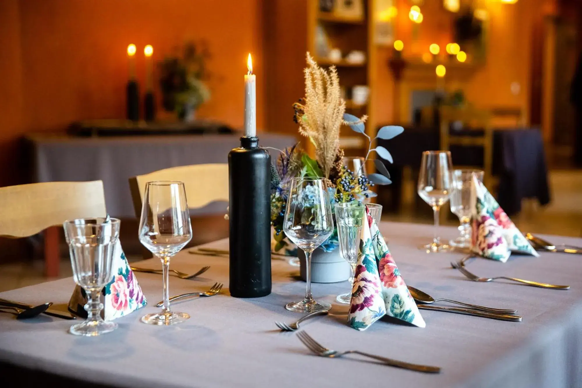 Restaurant/places to eat in Karlamuiza Country Hotel Restaurant/places to eat in Karlamuiza Country Hotel