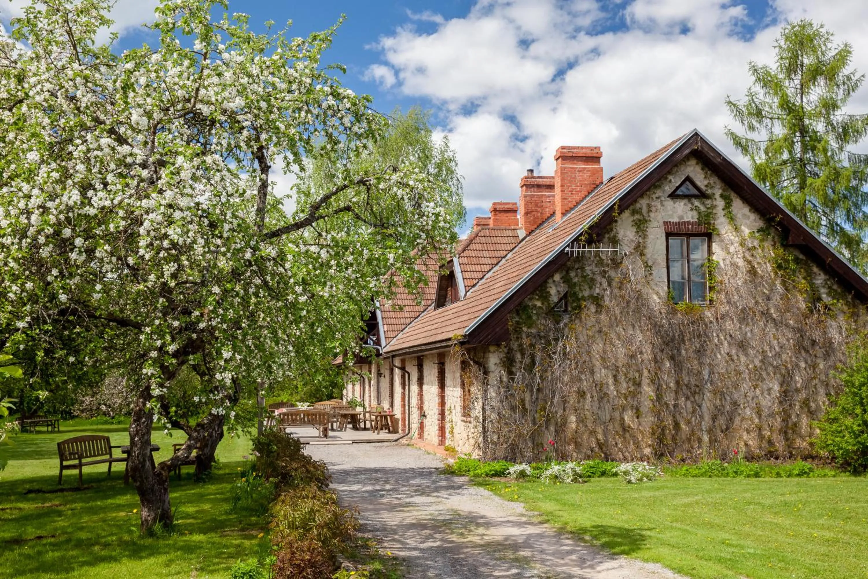 Property building in Karlamuiza Country Hotel