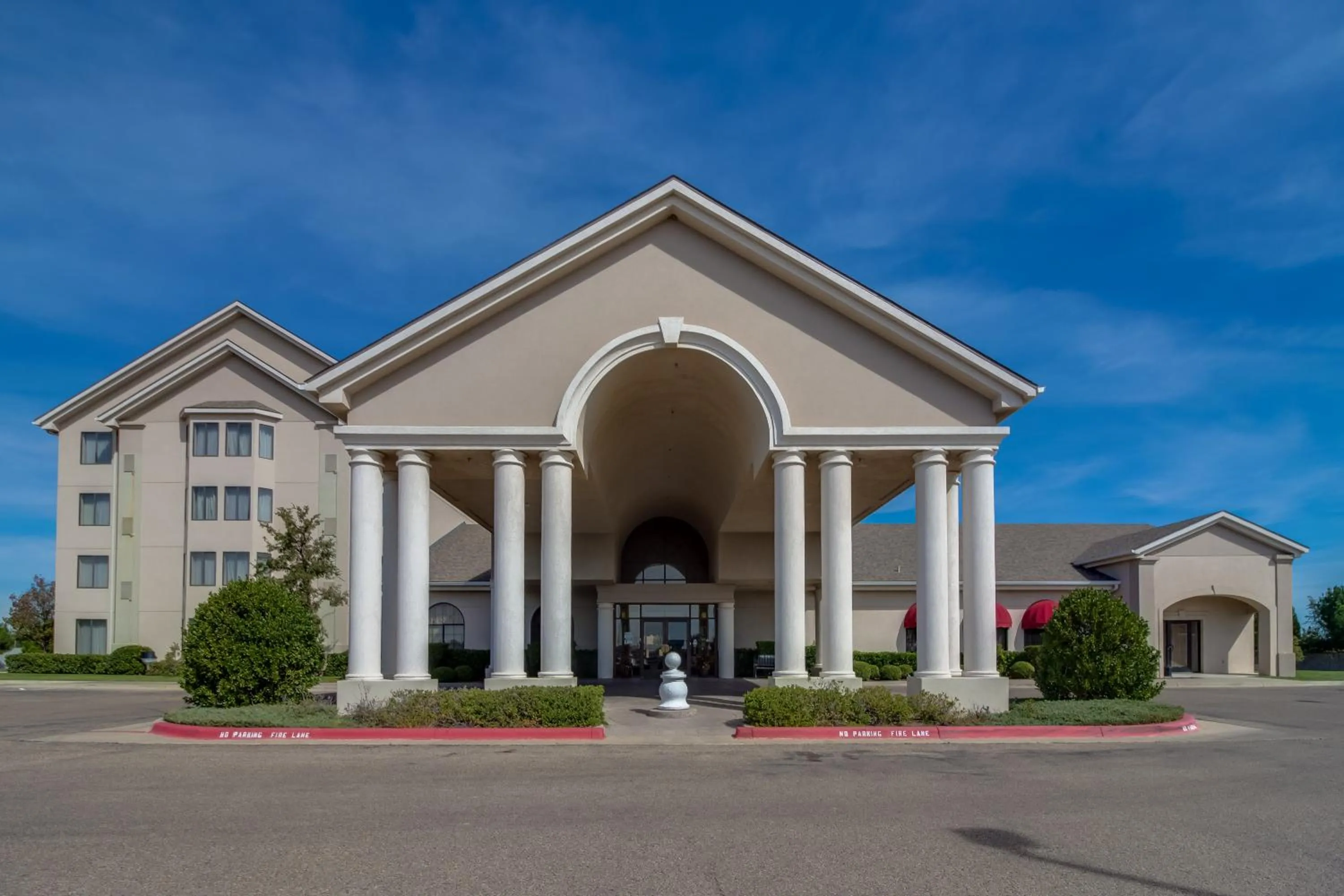 Property building in Ashmore Inn and Suites Amarillo