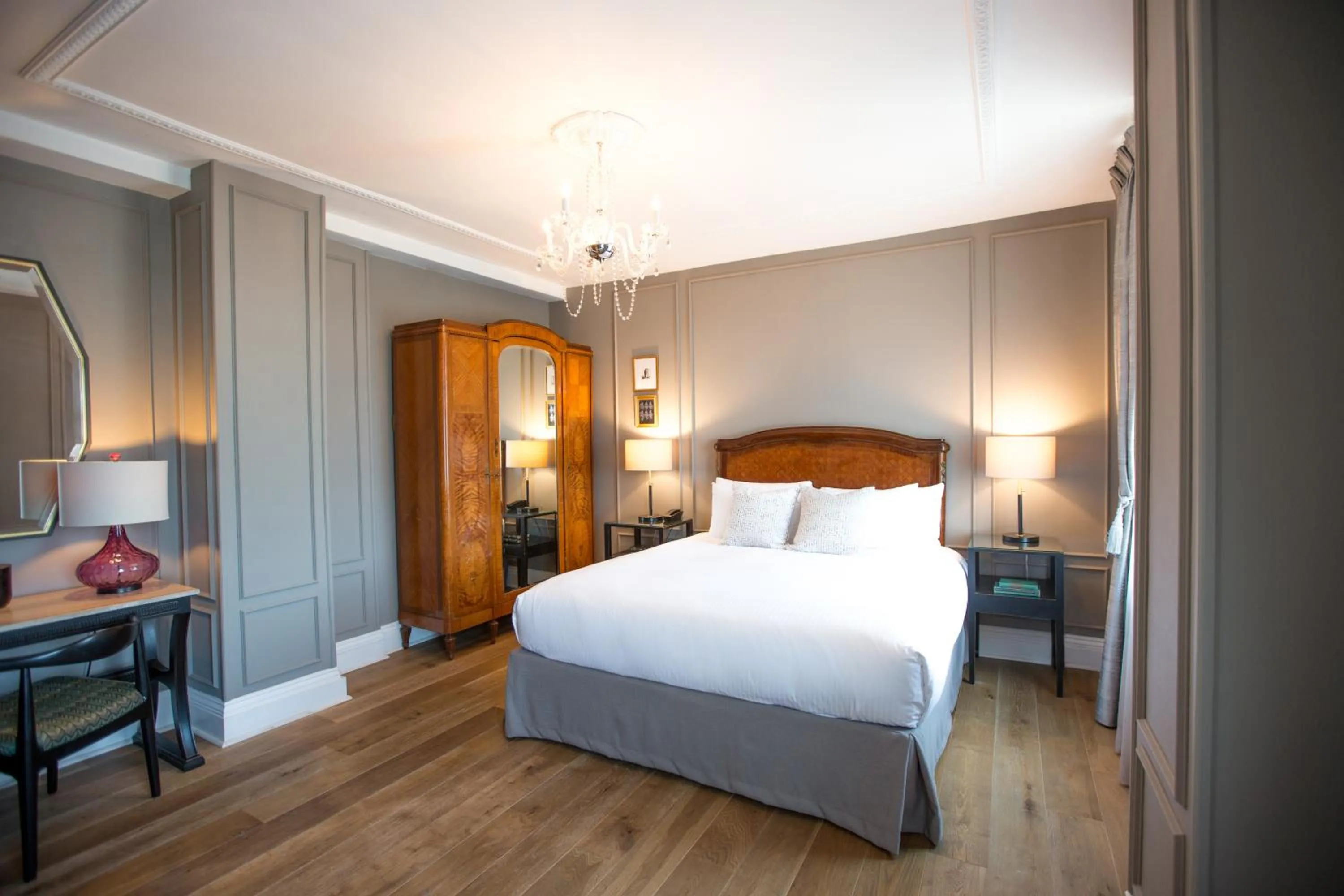 Bedroom, Bed in The Culver Hotel