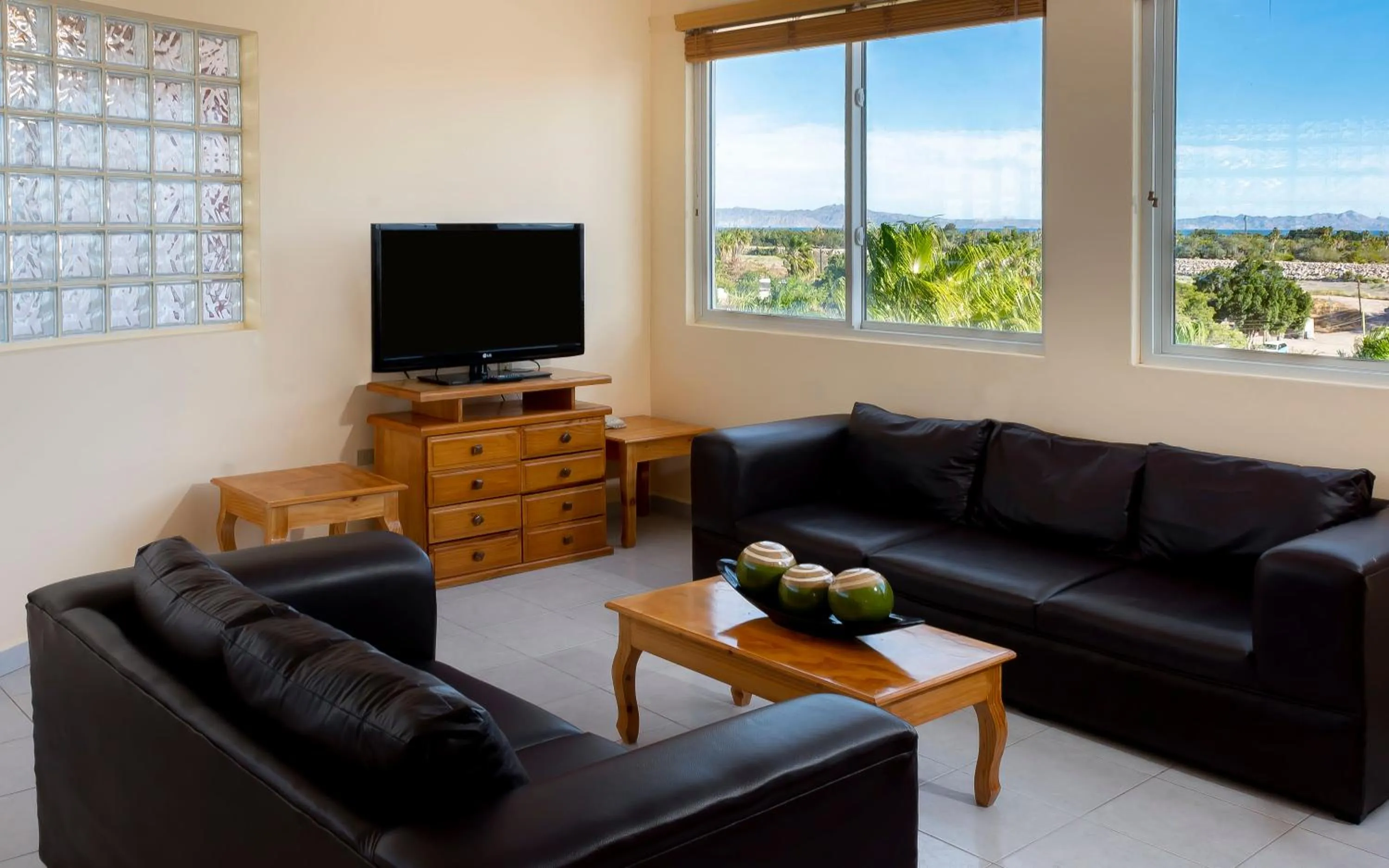 TV and multimedia in Hotel Santa Fe Loreto by Villa Group