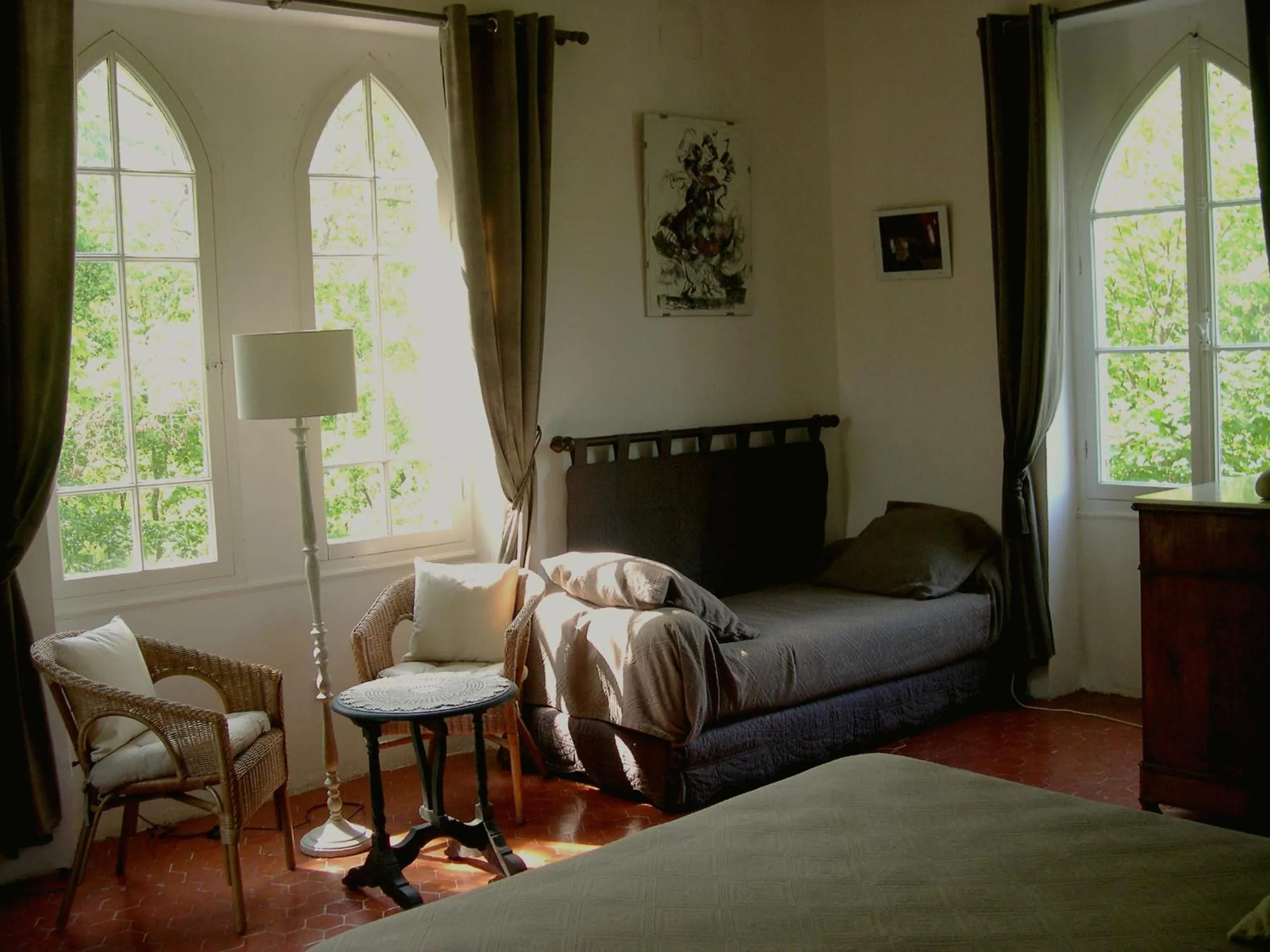 Photo of the whole room in Domaine du Paraïs B&B