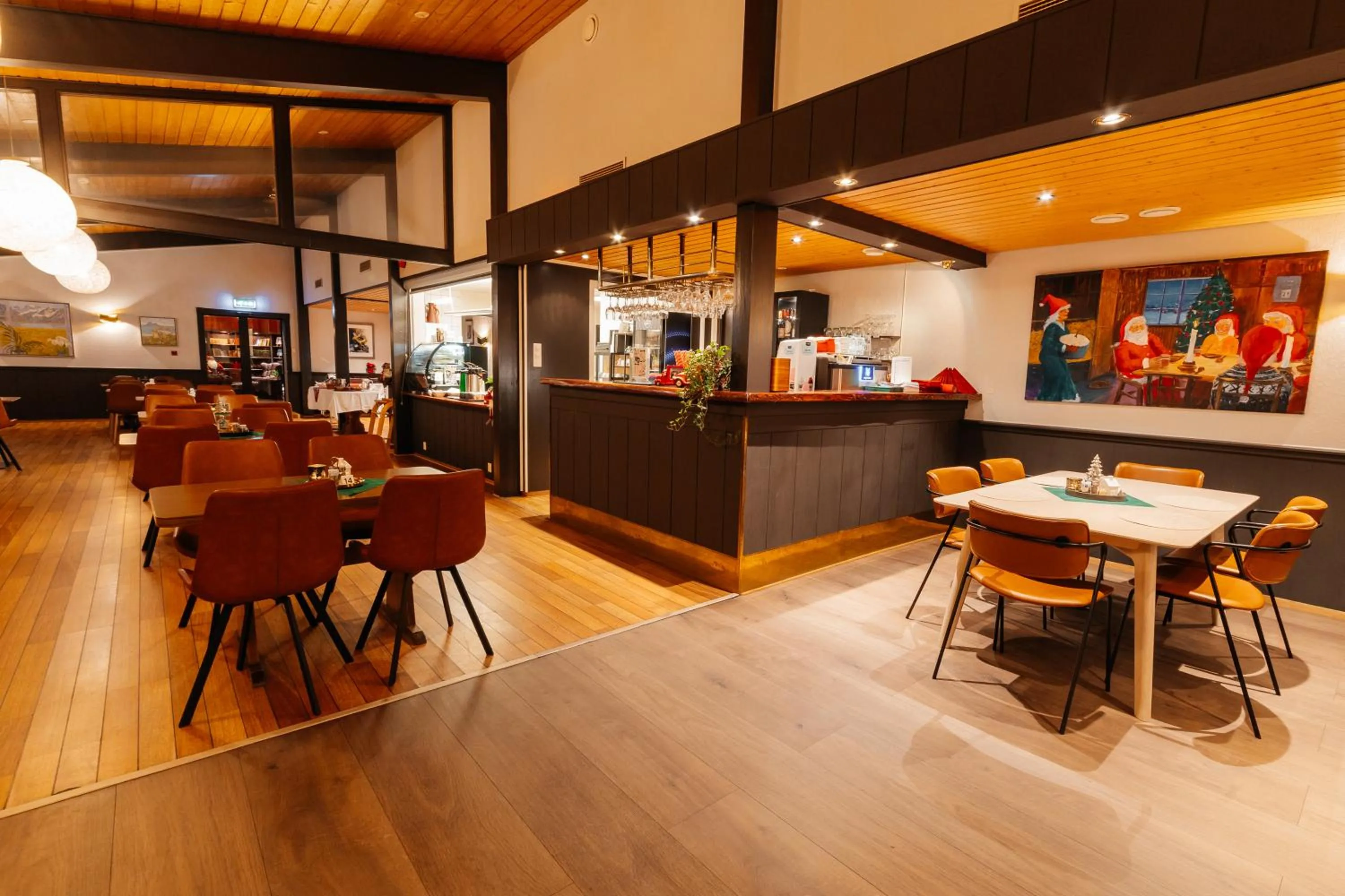 Restaurant/places to eat in Myre Kysthotell