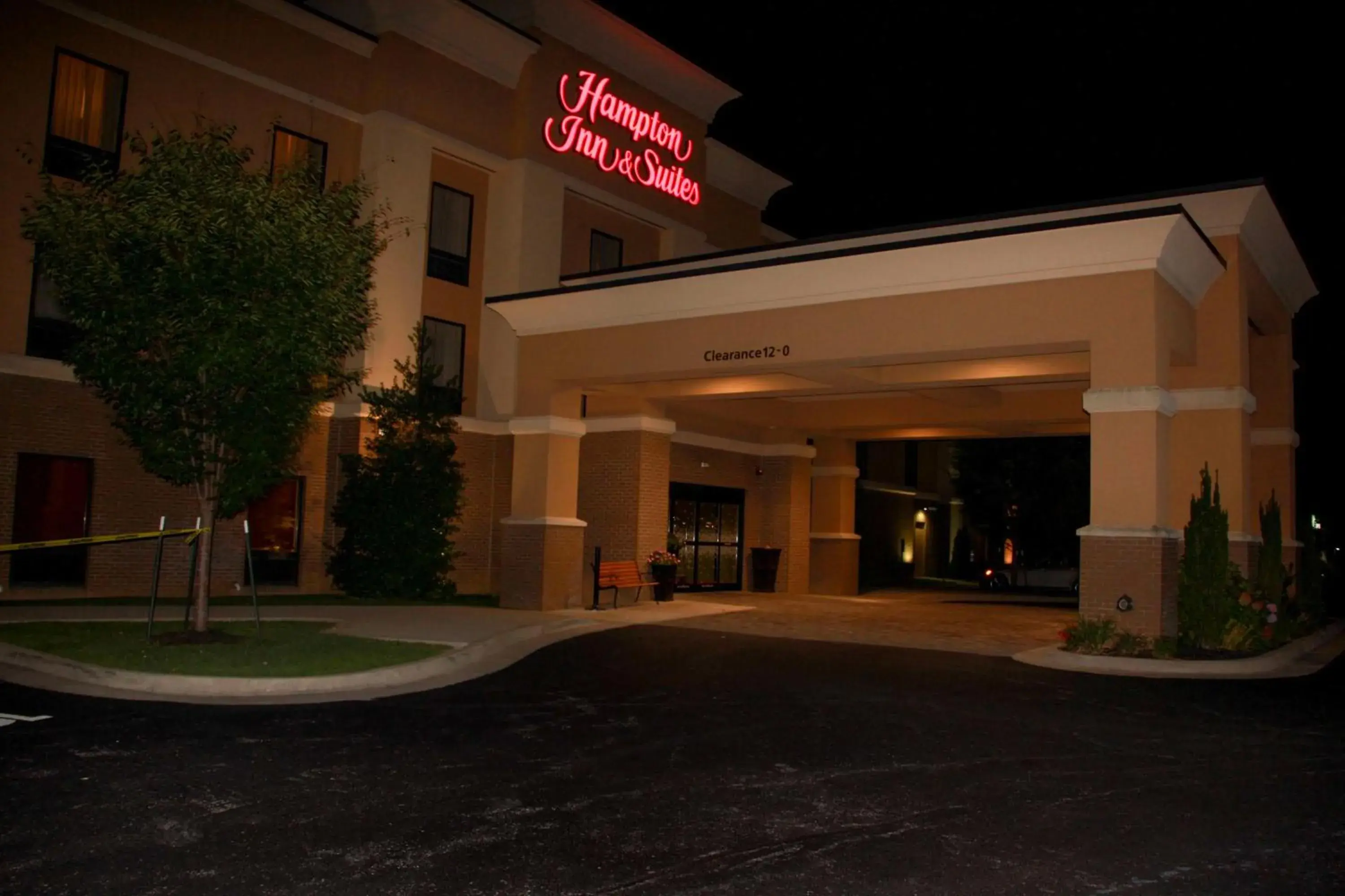 Property building in Hampton Inn & Suites Radcliff/Fort Knox Property building in Hampton Inn & Suites Radcliff/Fort Knox