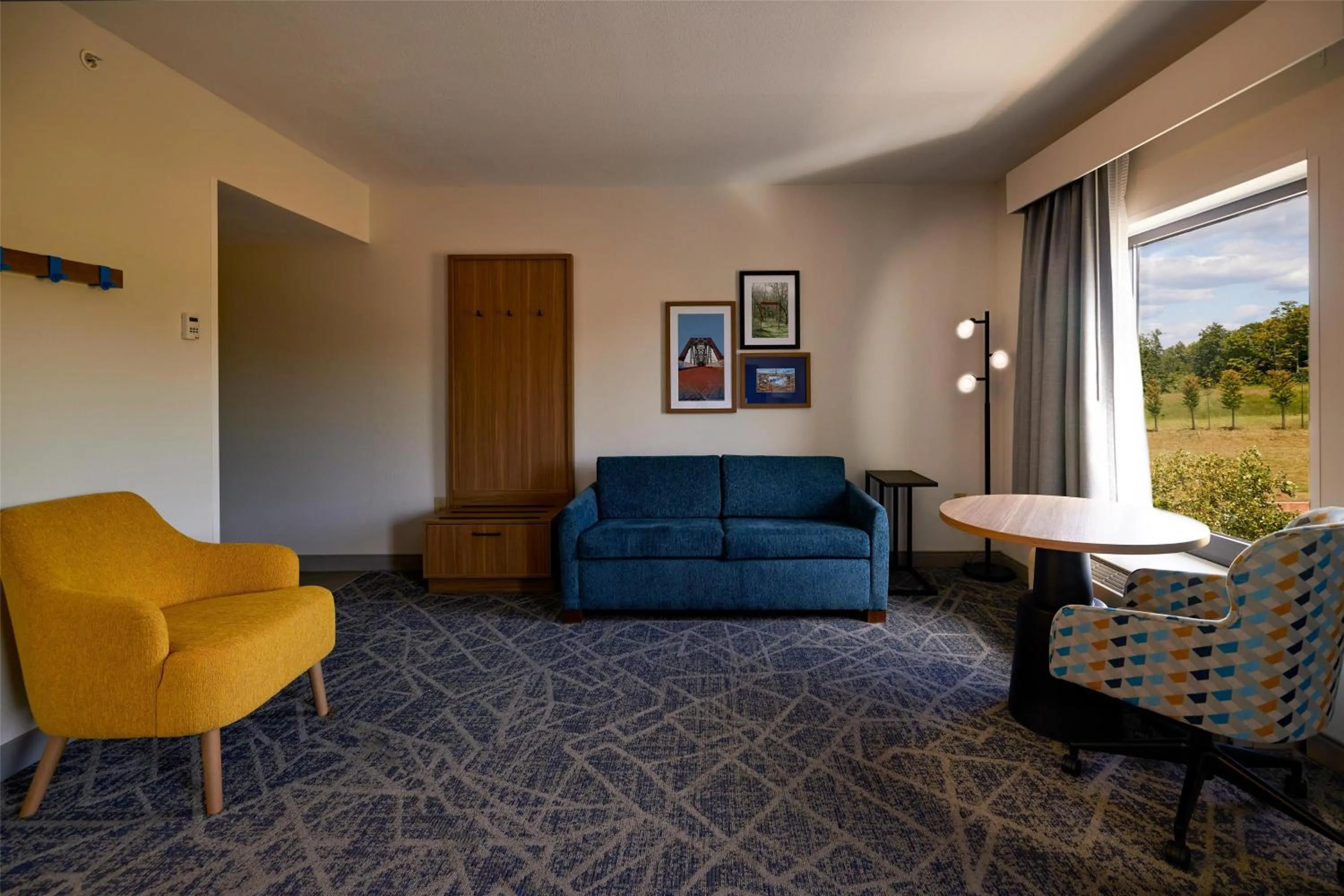 Living room in Hampton Inn & Suites Radcliff/Fort Knox